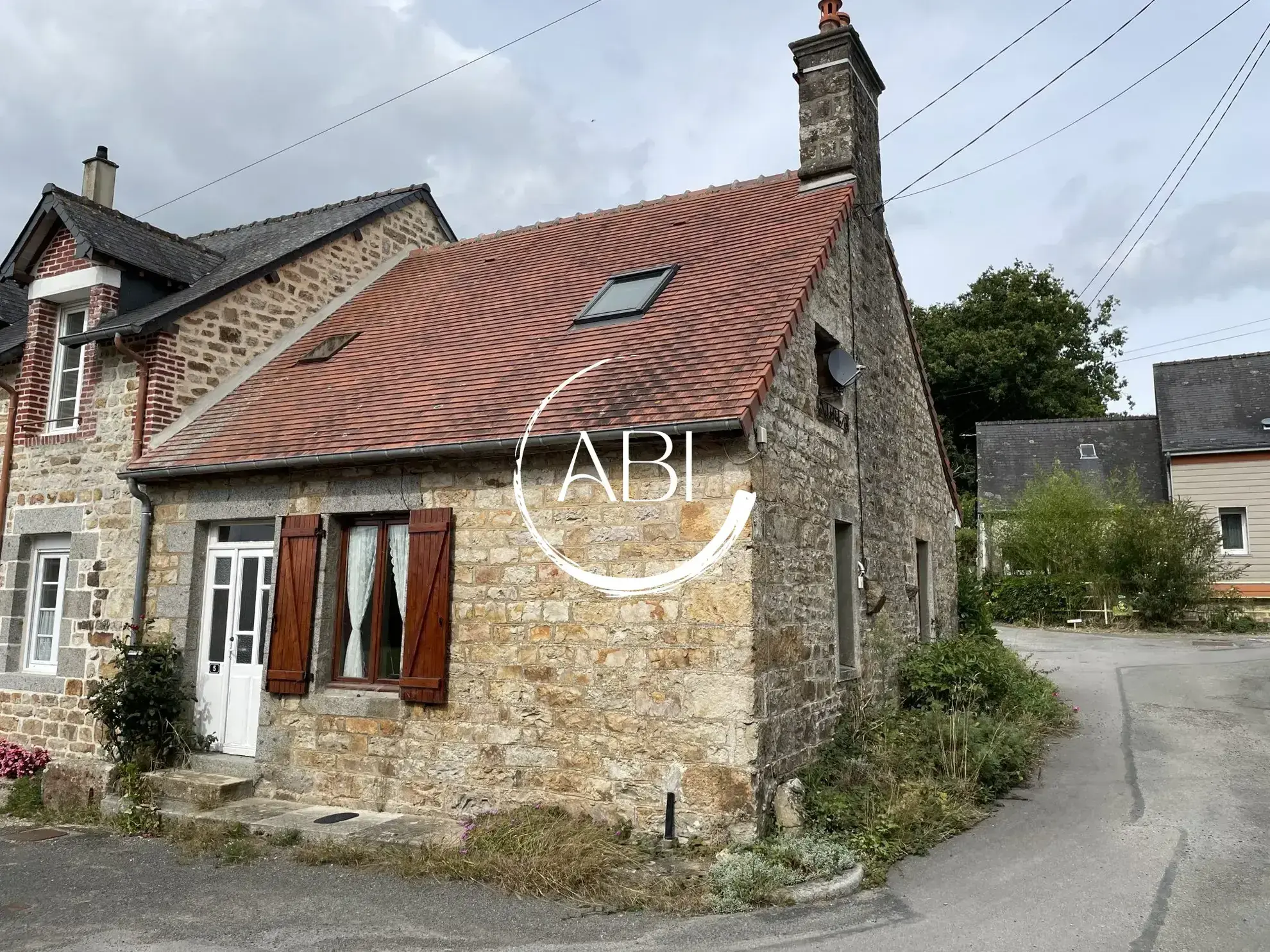 Maison en pierres à vendre à Bagnoles de l'Orne, 40 m² avec potentiel d'aménagement