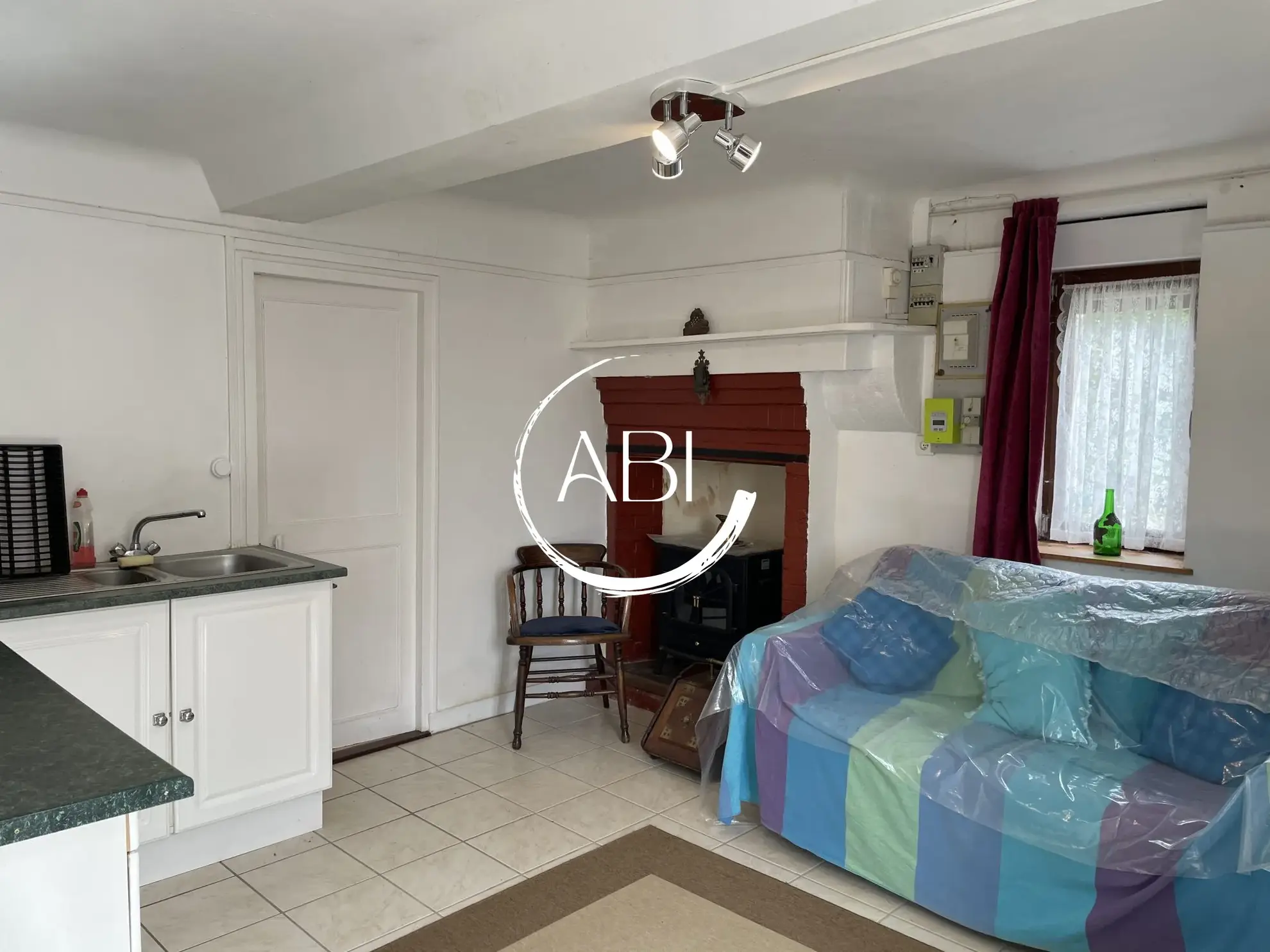 Maison en pierres à vendre à Bagnoles de l'Orne, 40 m² avec potentiel d'aménagement 