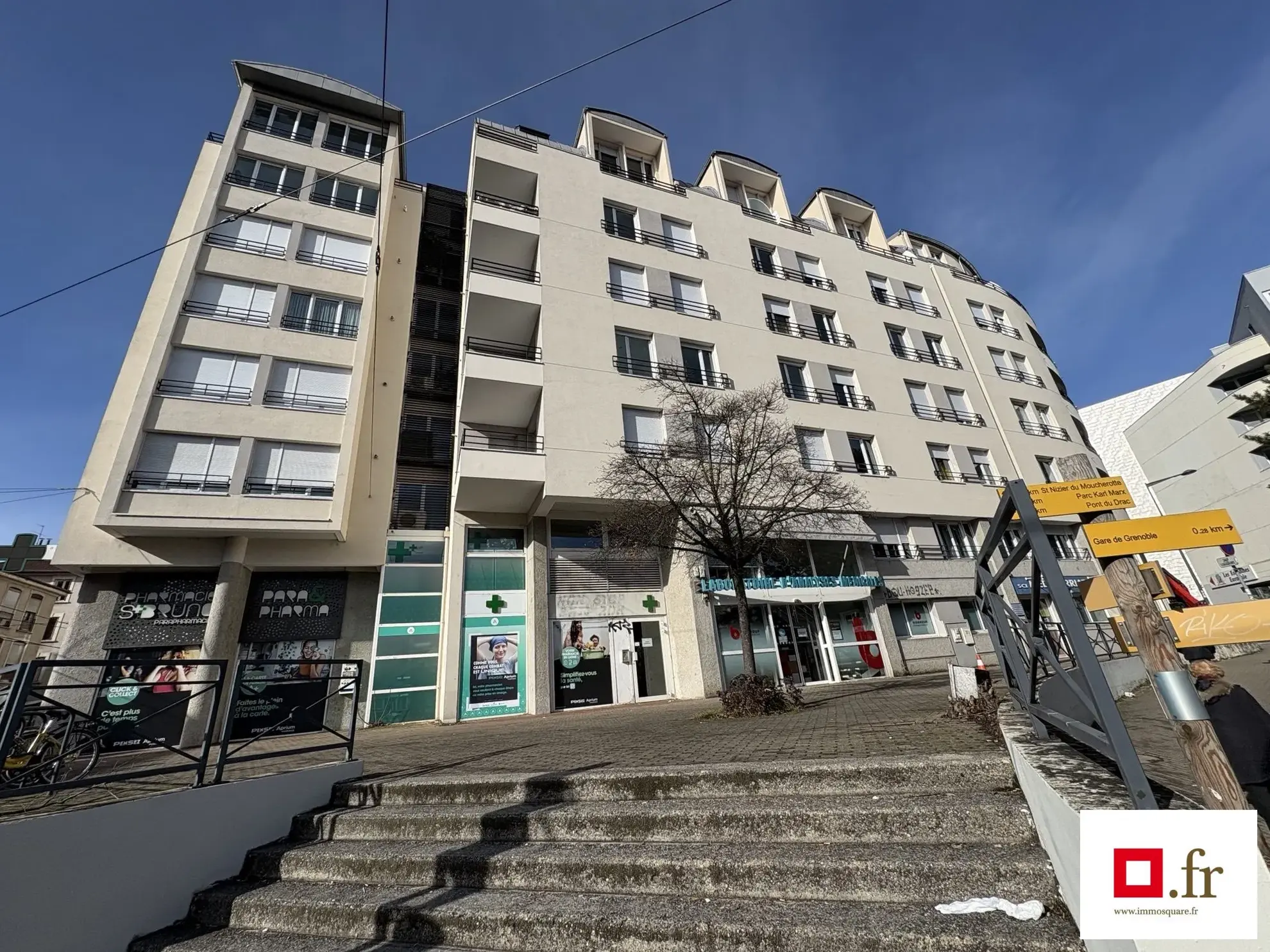Bureaux à vendre à Grenoble - Spacieux et lumineux, idéal pour votre entreprise