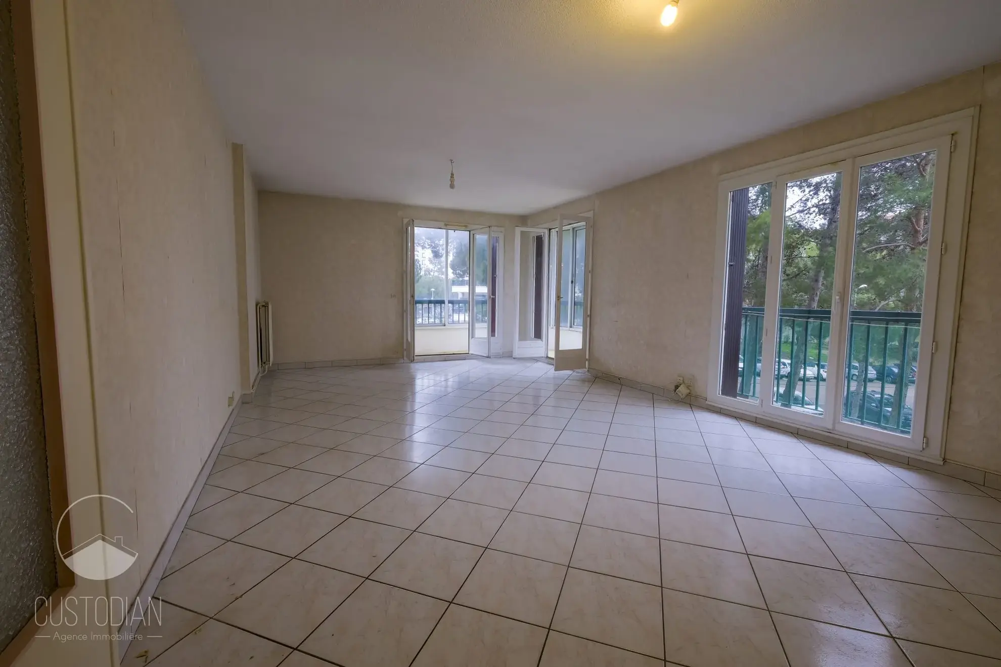 Bel appartement T4 à Perpignan avec balcon et cave, proche commodités