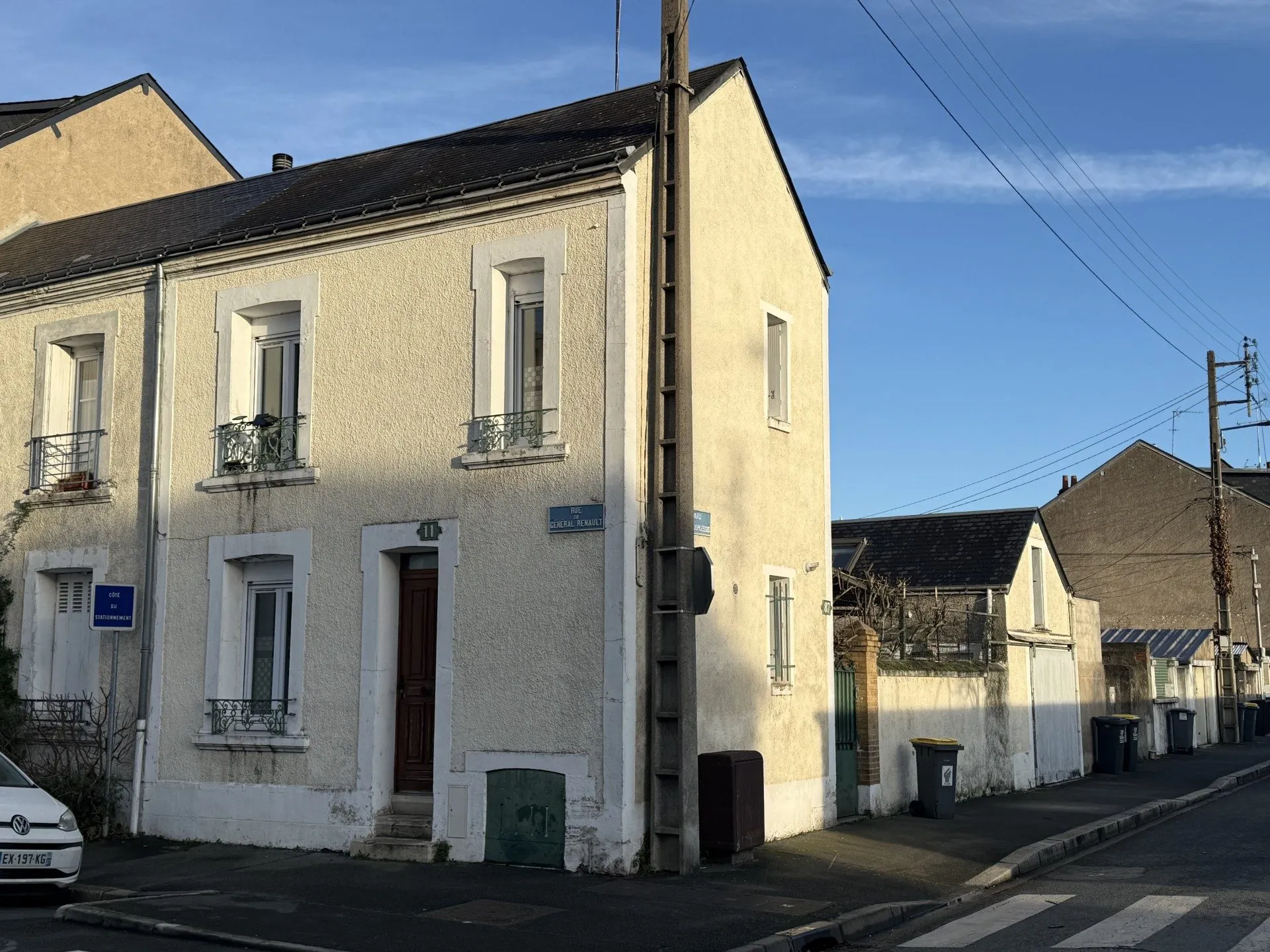 Maison à Strasbourg avec garage, jardin et accès indépendant à Tours