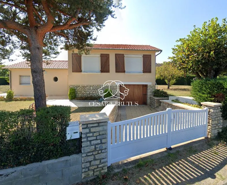 Vente maison avec dépendance et terrain paysager à Queaux (86)