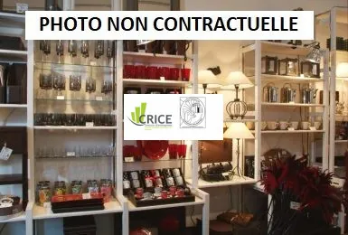 Vente de parts de société avec fonds de commerce en Charente-Maritime - Emplacement touristique 