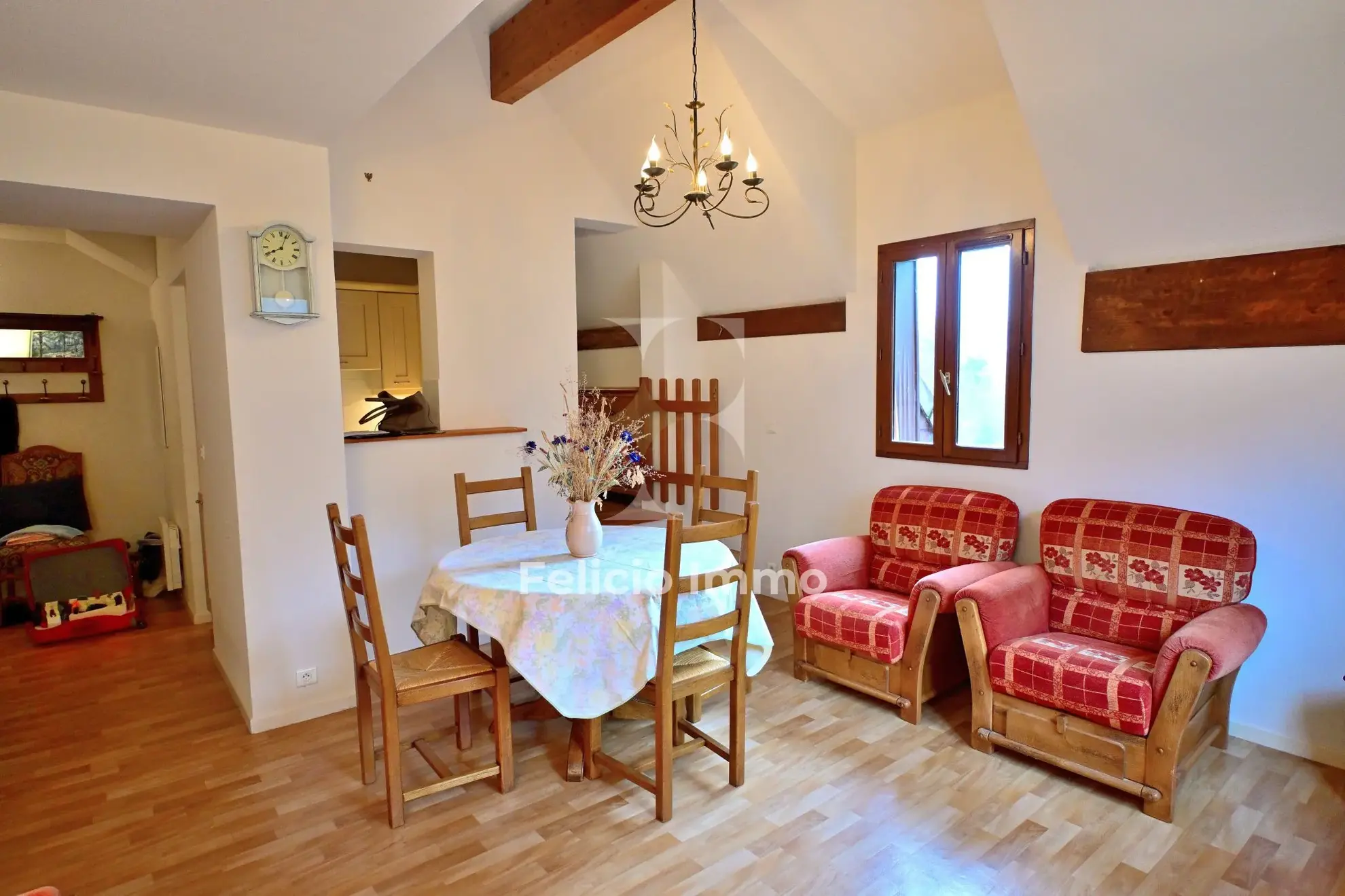 Appartement Duplex avec Balcon et Garage près du Boréon à Saint-Martin-Vésubie