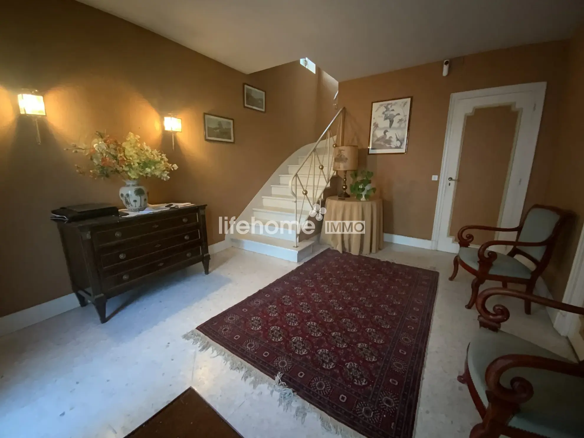 Maison spacieuse de 183 m² avec 6 chambres et jardin à Châteauroux 