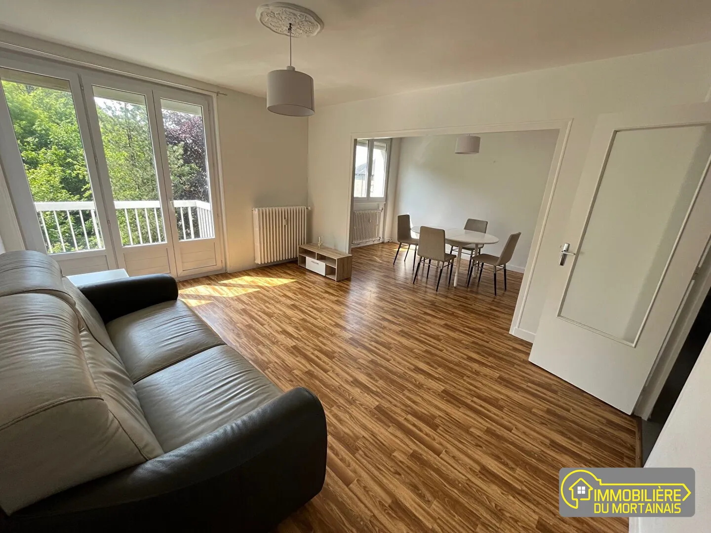 Appartement de 64 m² à Mortain-Bocage avec balcon et parking 