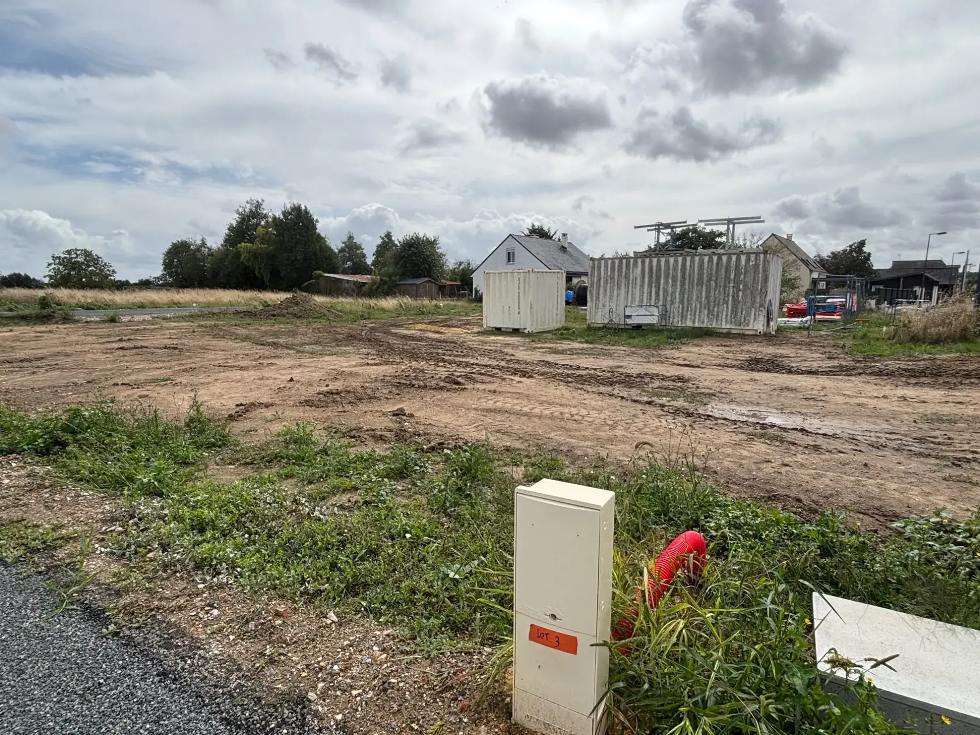 Terrain constructible à La Ménière (49250) - Emplacement idéal et viabilisé 