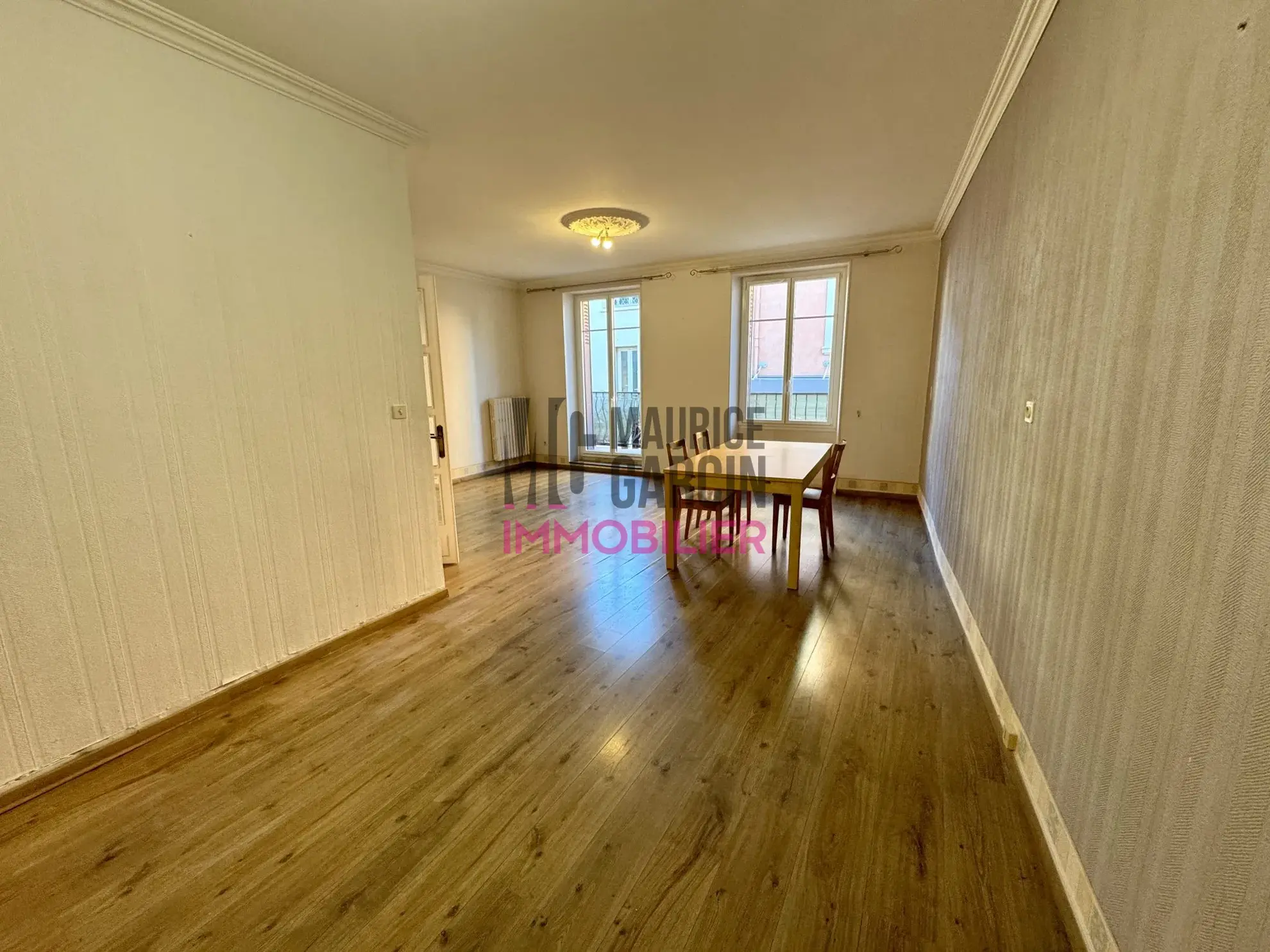 Spacieux appartement de 105 m² au cœur du centre historique d'Orange 