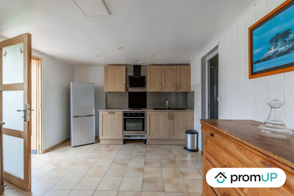 Maison rénovée de 95 m² à Isigny-sur-Mer avec jardin et dépendances 