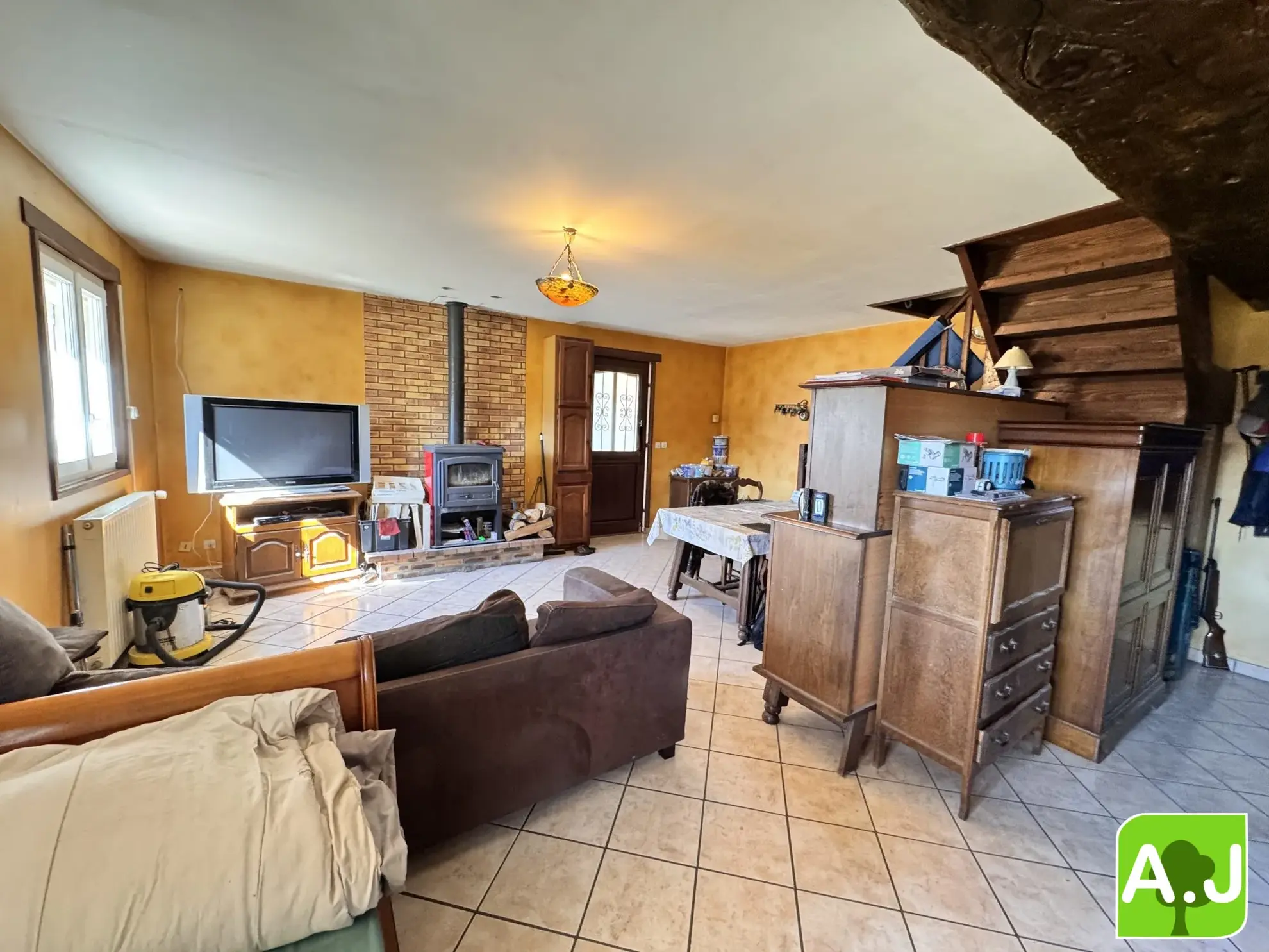 Maison 2 chambres avec grand terrain à Ézy-sur-Eure 