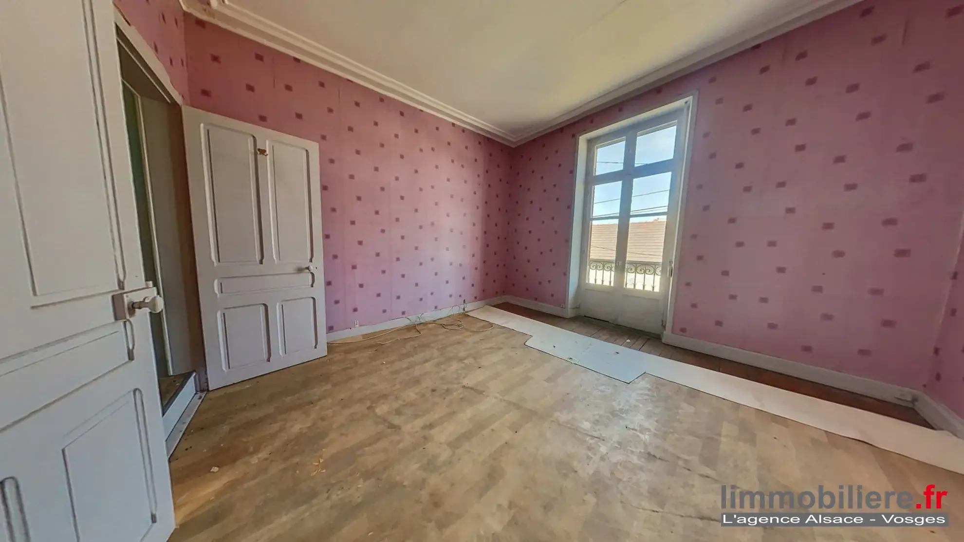 À vendre à Saint-Dié : deux appartements à rénover dans une copropriété de 6 lots 
