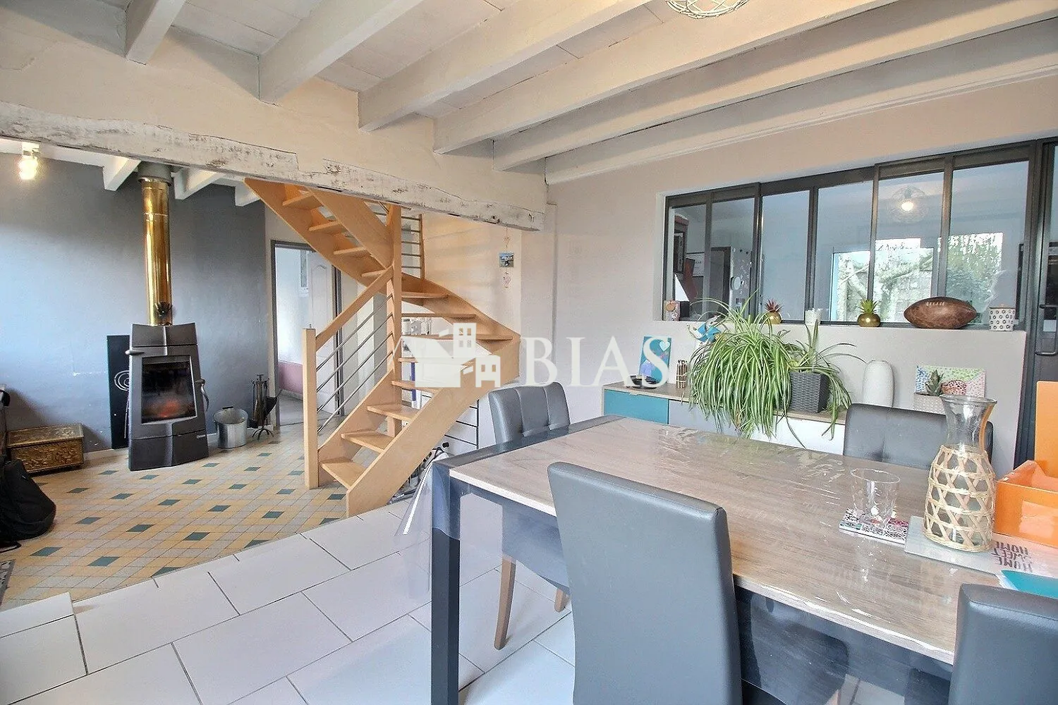 Maison à vendre à Barentin avec jardin et 2 chambres en Normandie 