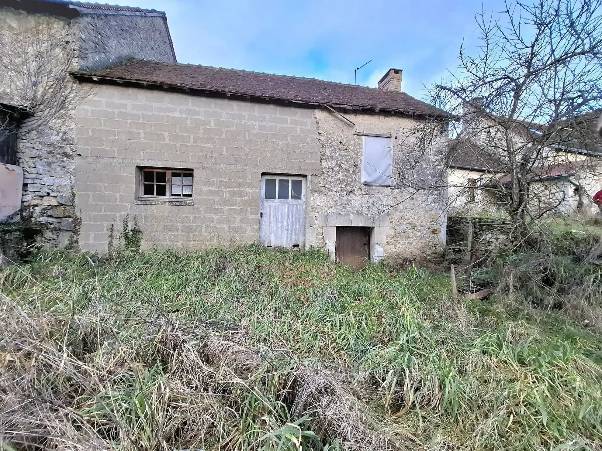 Charmante maison ancienne avec dépendances et terrain à Saint-Rémy-du-Val 