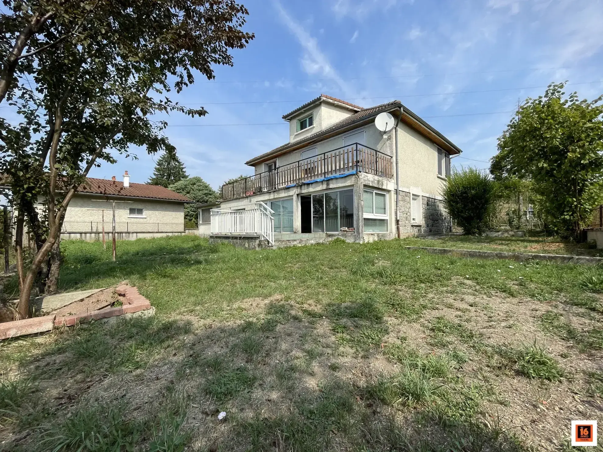 Maison à rénover à Thiers avec accès PMR et grand potentiel