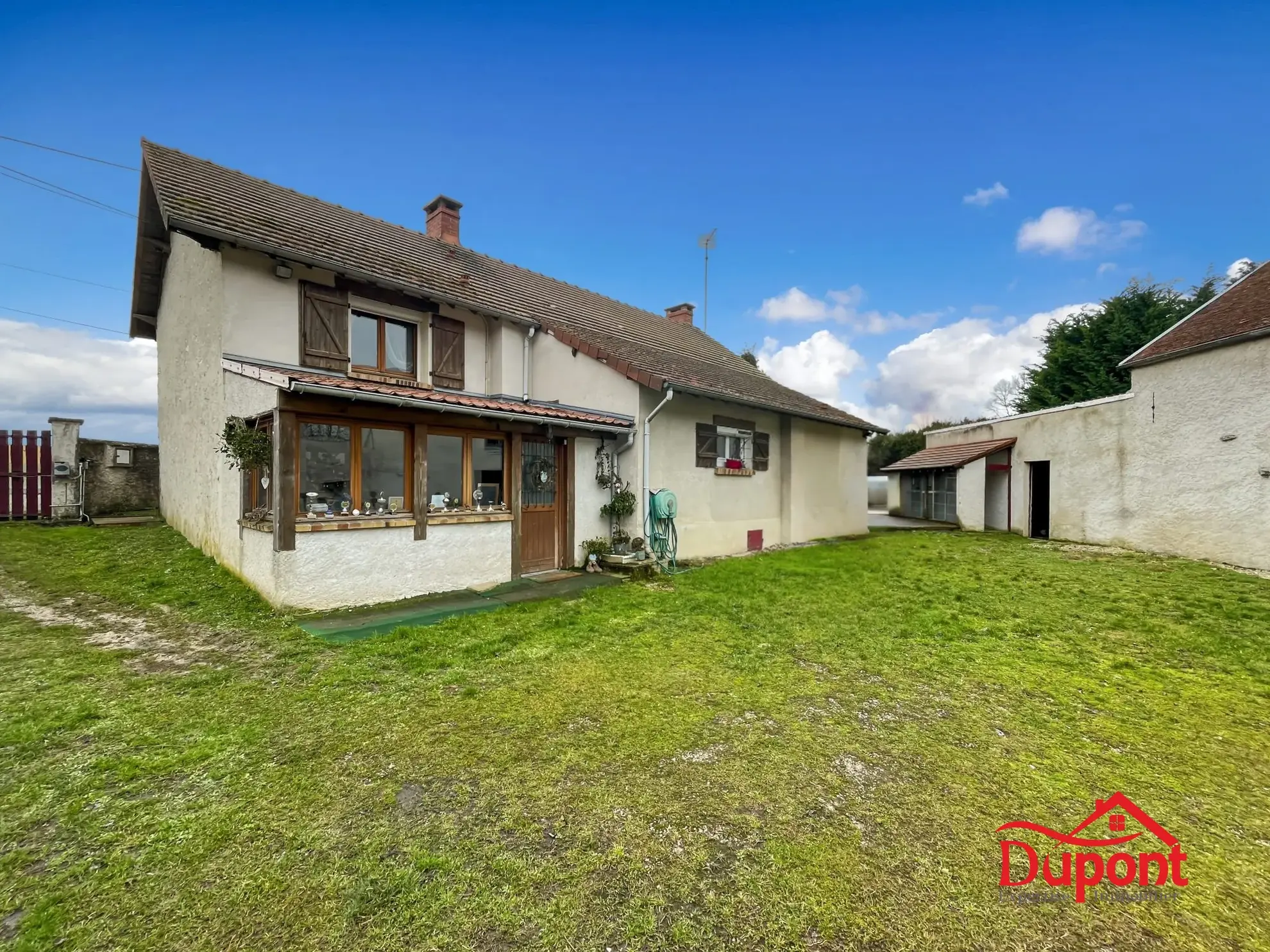 Maison avec piscine, dépendance et grand terrain à La Ferté-Gaucher