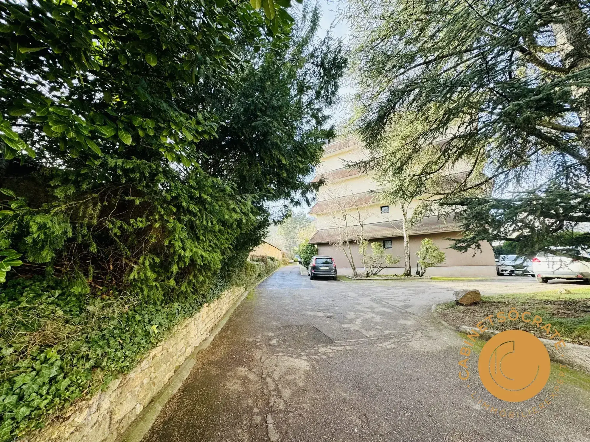 Appartement rénové avec parking et cave à Maxéville proche Nancy 