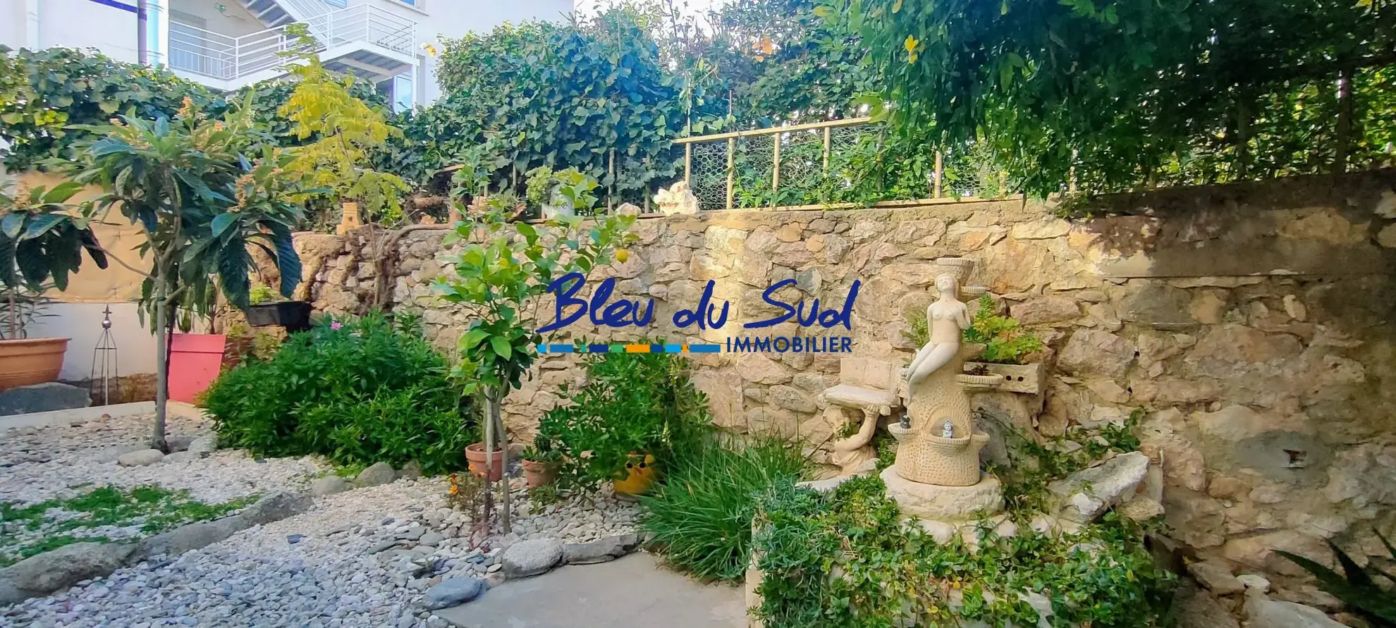 Jardin Belle maison ancienne rénovée avec jardin et garage à Prades