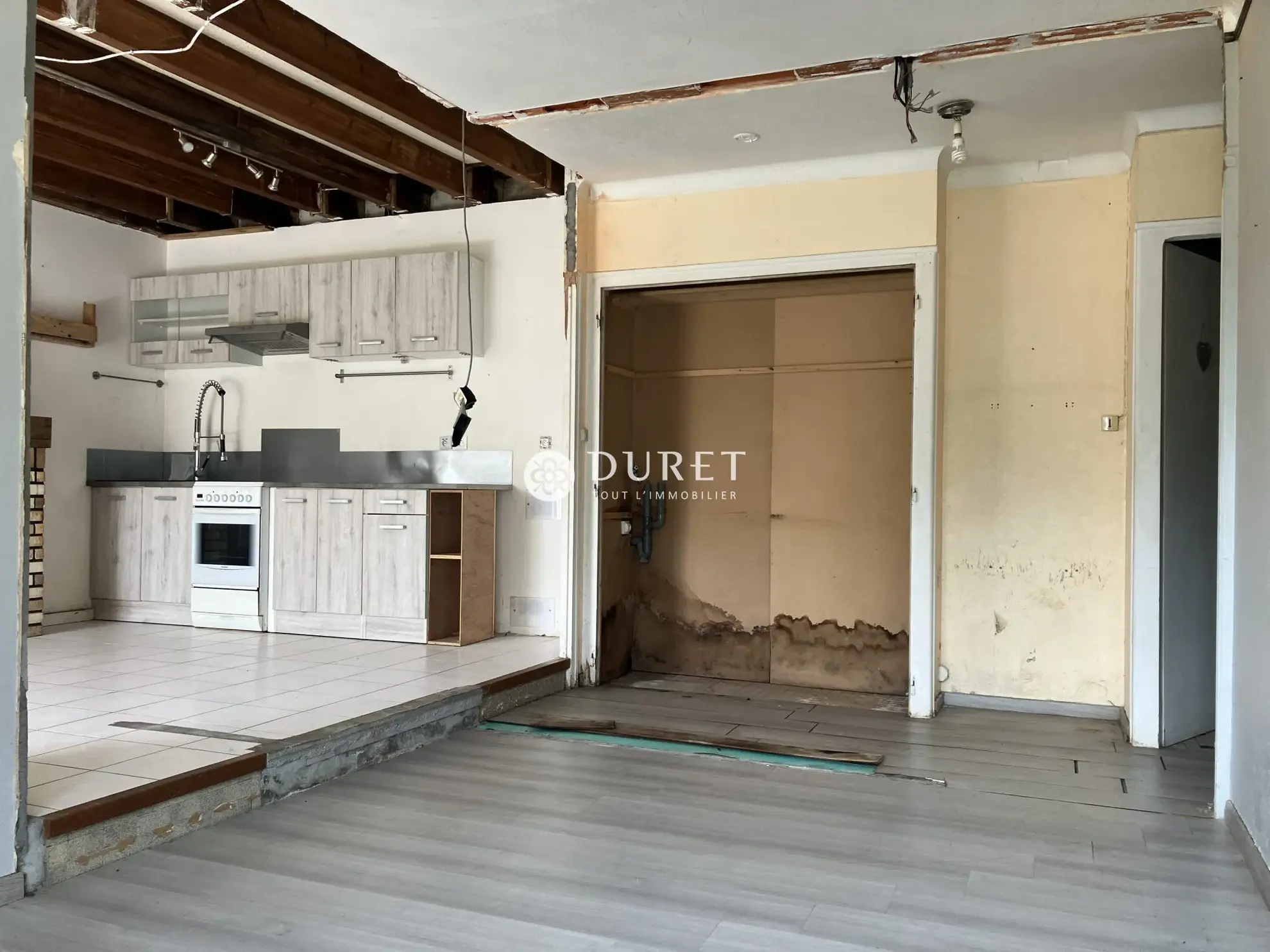 Opportunité rare : maison à rénover avec cour à Saint-Hilaire-de-Clisson 