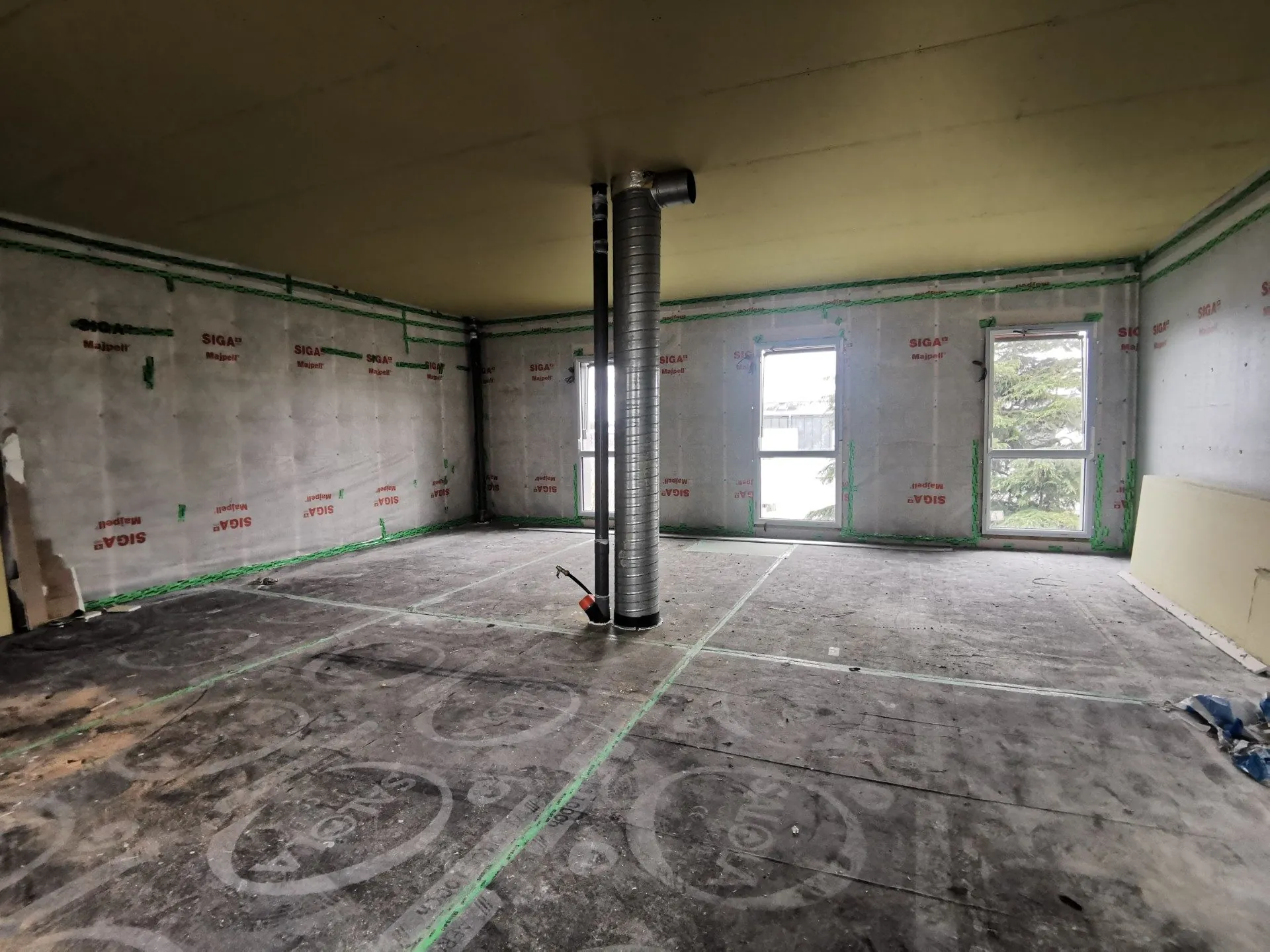 À Vannes Nord, bureaux de 68 m² à aménager avec ascenseur et parking