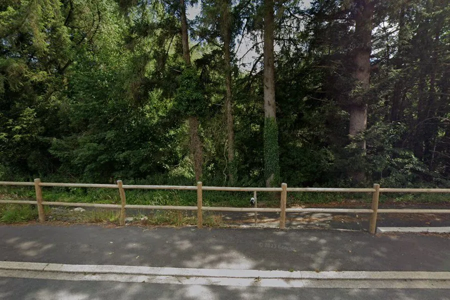 Terrain atypique de 6000 m² à Sizun - Idéal pour construire ou projets nature