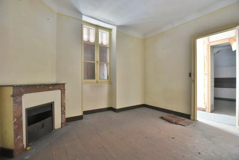SOUS OFFRE ACCEPTÉE Immeuble à vendre à Dax avec fort potentiel résidentiel et commercial 