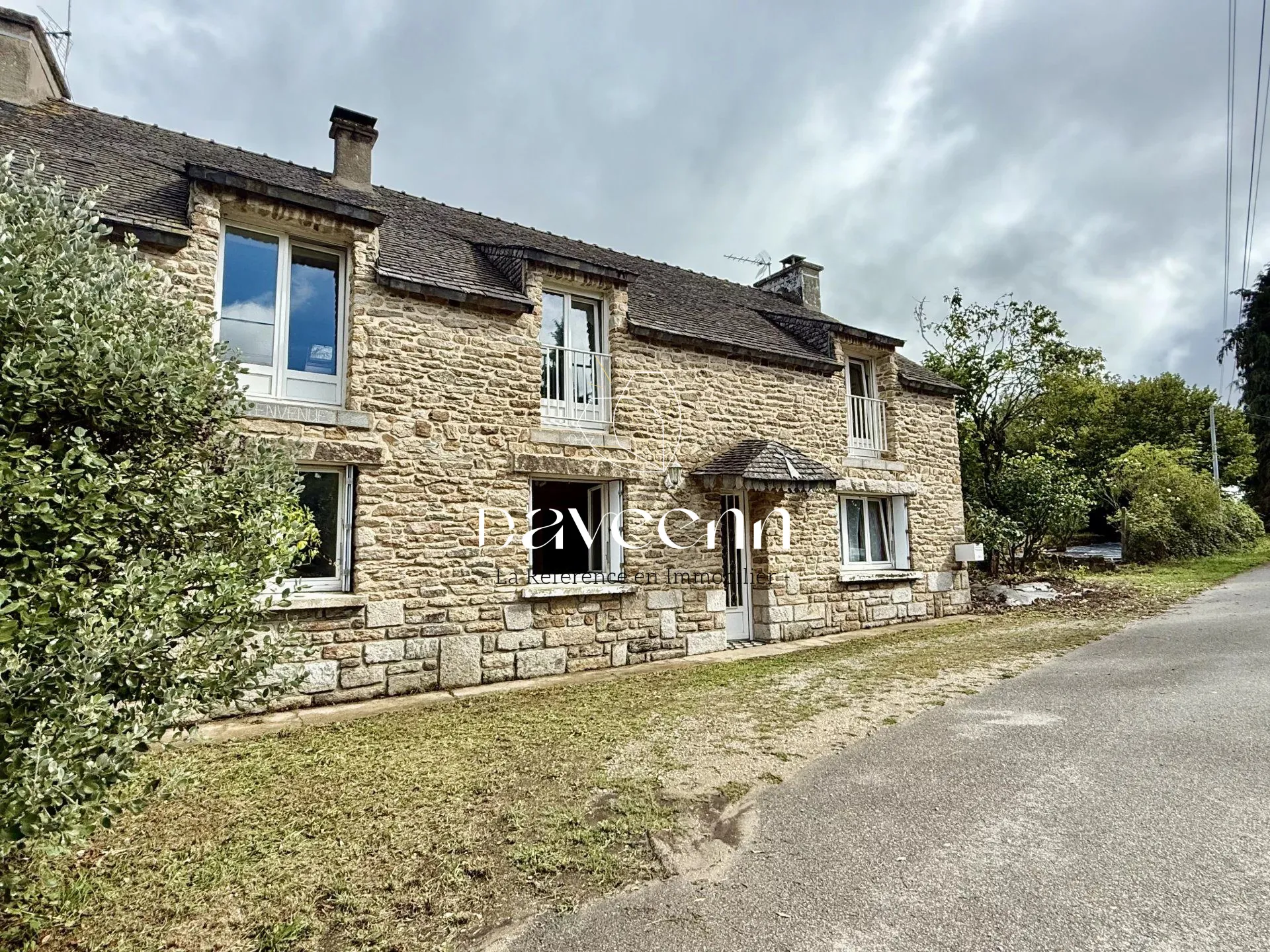 Belle maison en pierre à Locqueltas avec potentiel – 130 m²