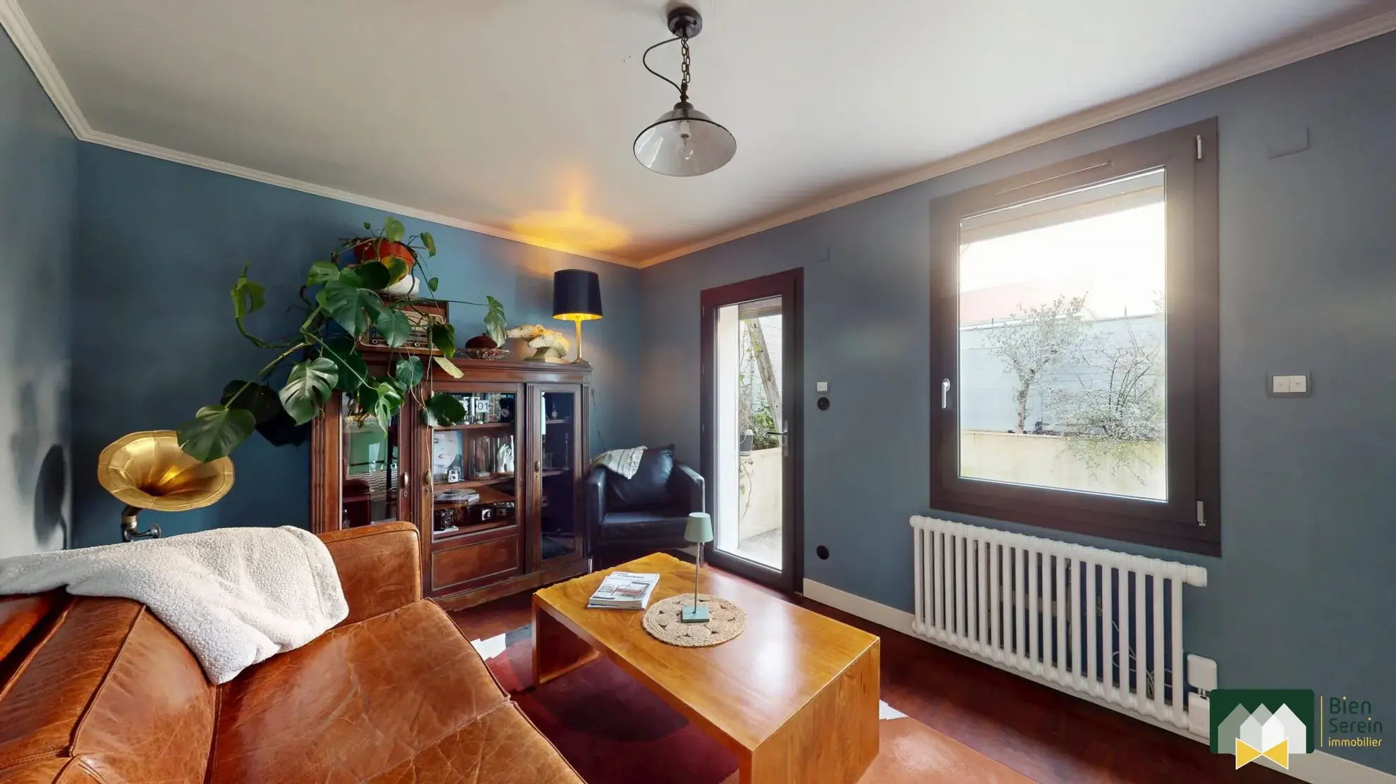 Belle maison de ville rénovée avec jardin et stationnement privé à Chartres 