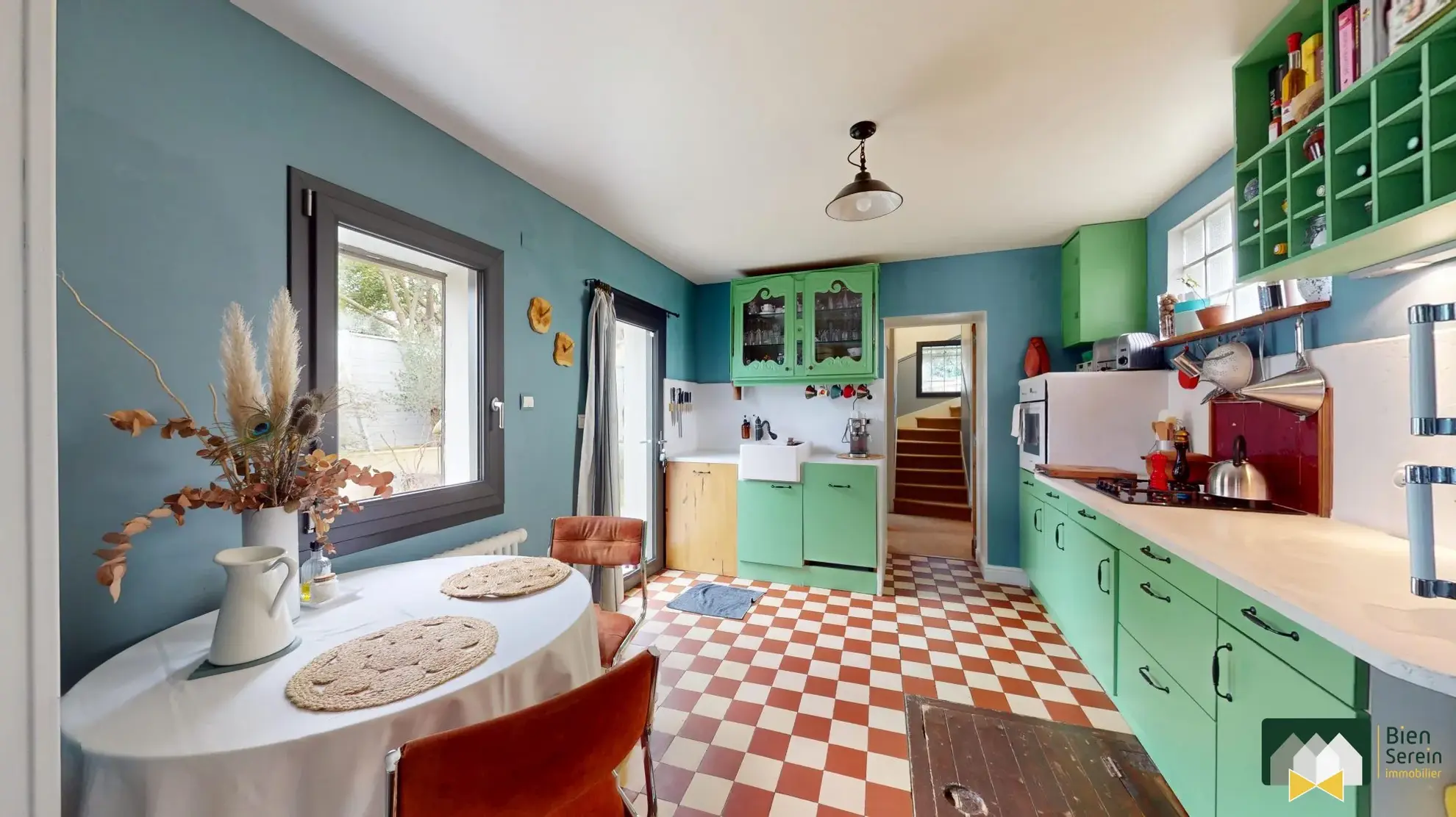 Belle maison de ville rénovée avec jardin et stationnement privé à Chartres 