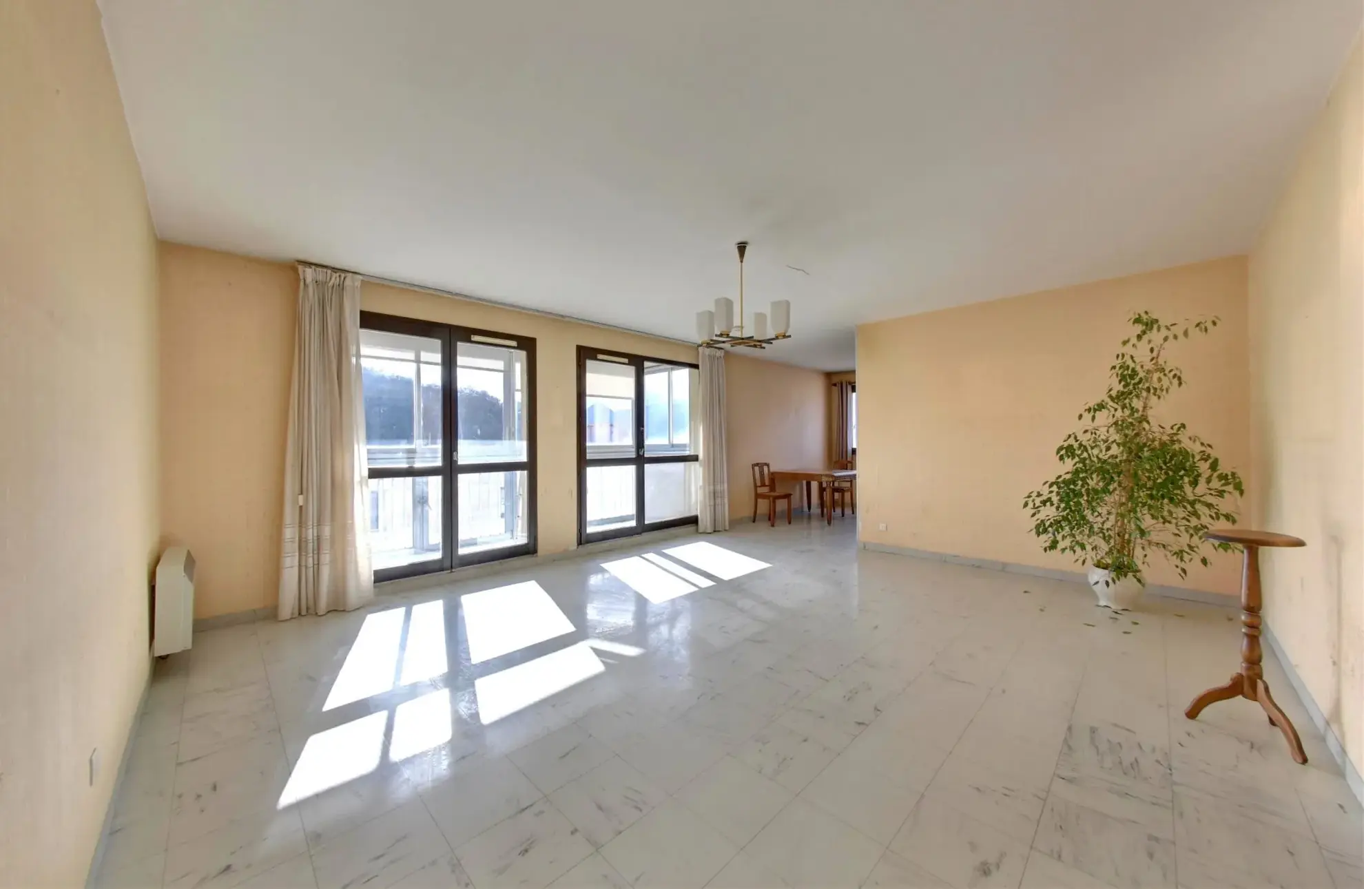 Appartement T4 lumineux avec balcon et parking à Échirolles proche Grenoble 