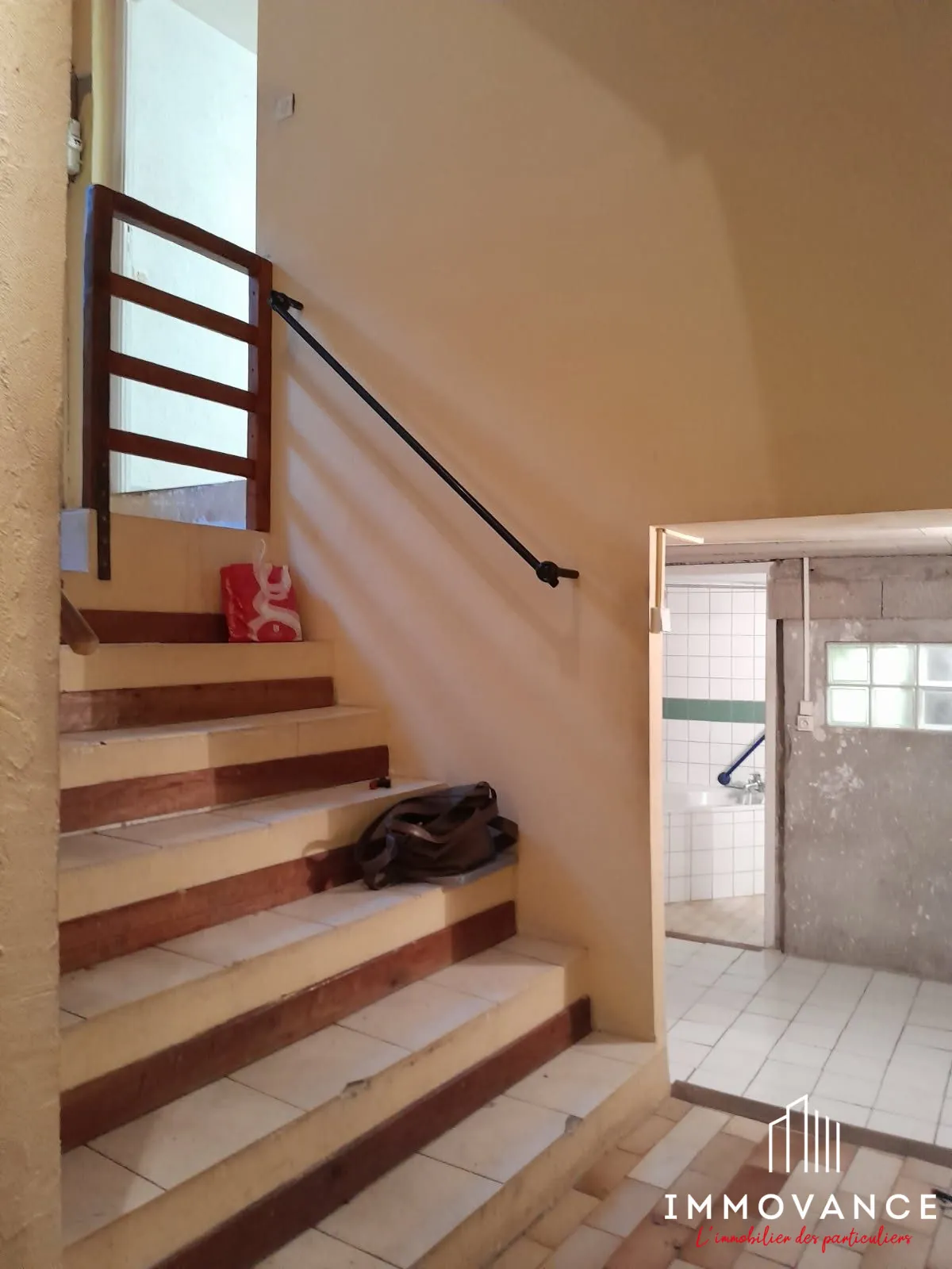 Maison de village à rénover à Nebian, 84 m² avec grenier et possibilité terrasse 