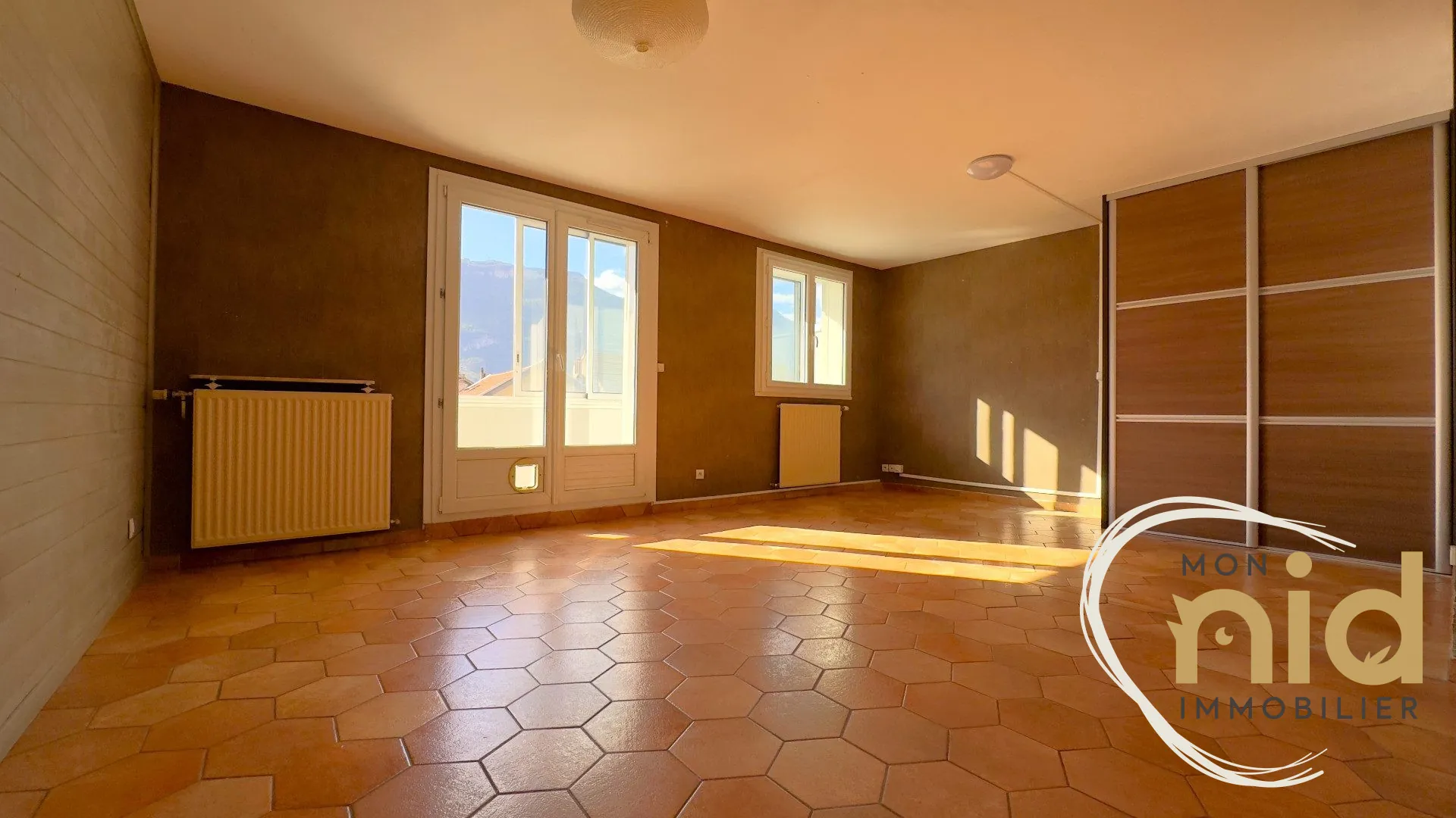 Appartement T3 de 64m² avec loggia à Fontaine, résidence sécurisée