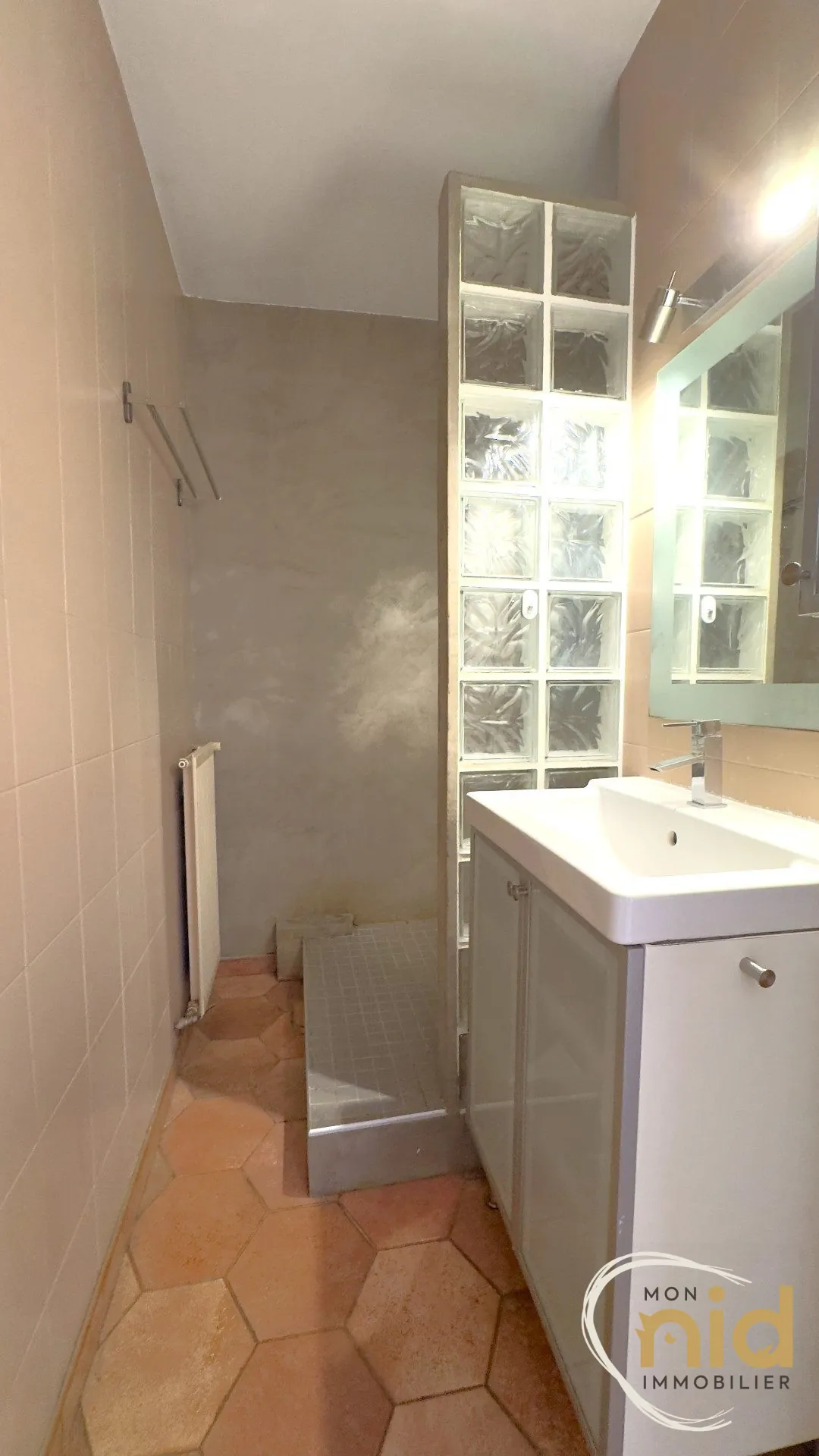 Appartement T3 de 64m² avec loggia à Fontaine, résidence sécurisée 