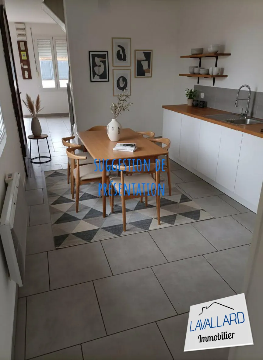 Charmante maison mitoyenne de 60 m² à L'Étoile avec 3 chambres et cour 