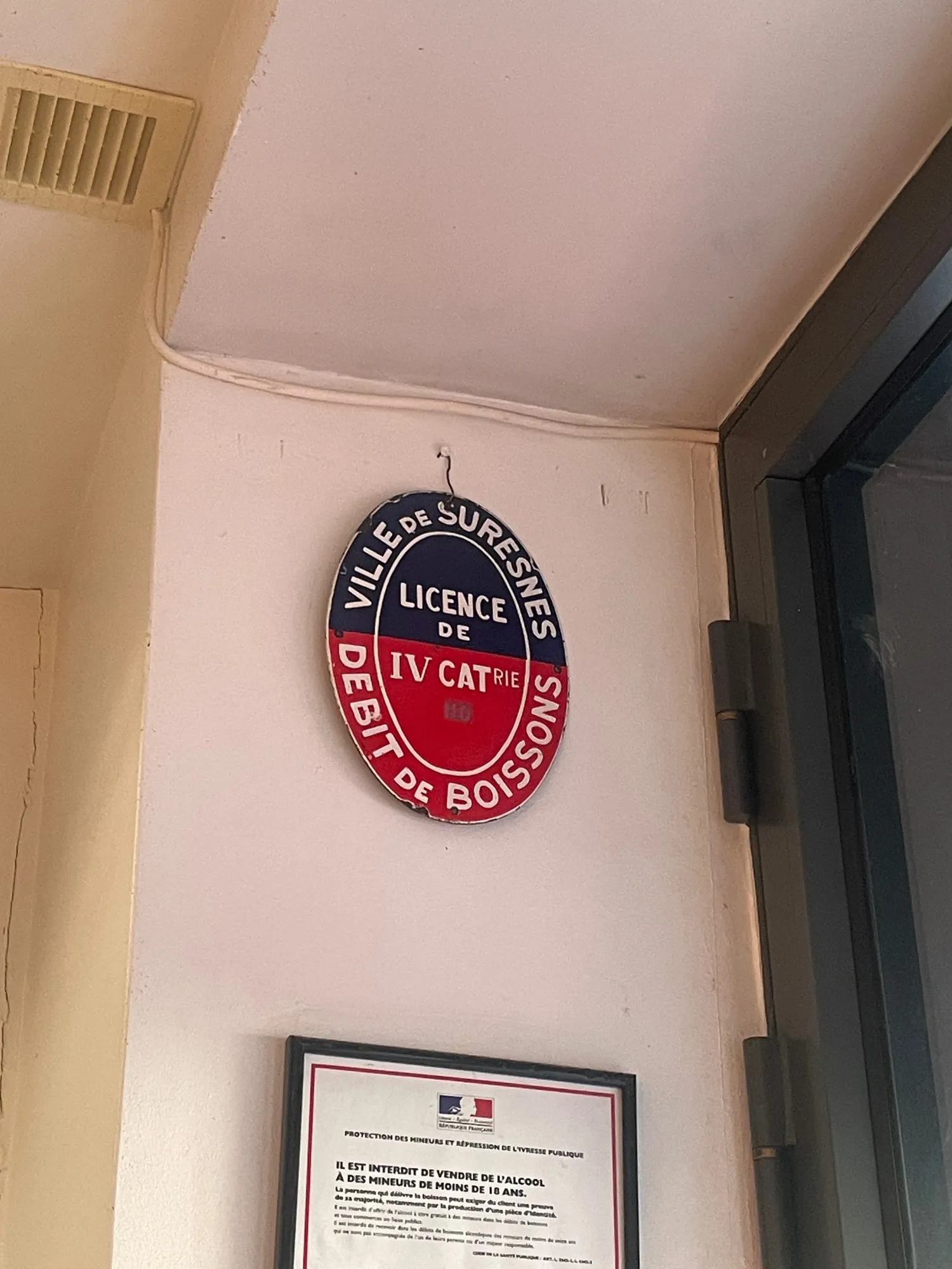 Fonds de commerce restaurant avec licence IV à Suresnes (92) - CA élevé et potentiel de développement