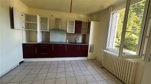 Maison à vendre à Seilhac, proche Tulle, avec potentiel d'agrandissement et terrain de 1000 m² 