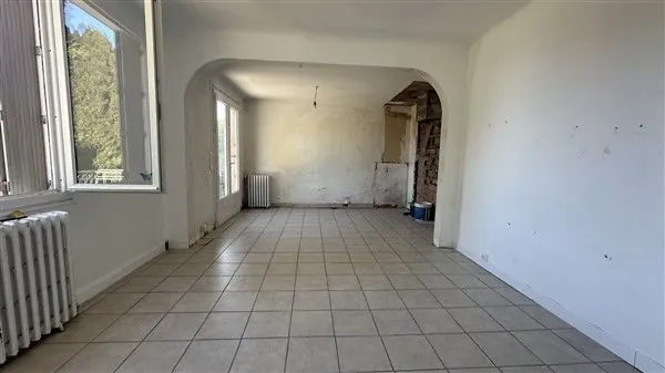 Maison à vendre à Seilhac, proche Tulle, avec potentiel d'agrandissement et terrain de 1000 m² 
