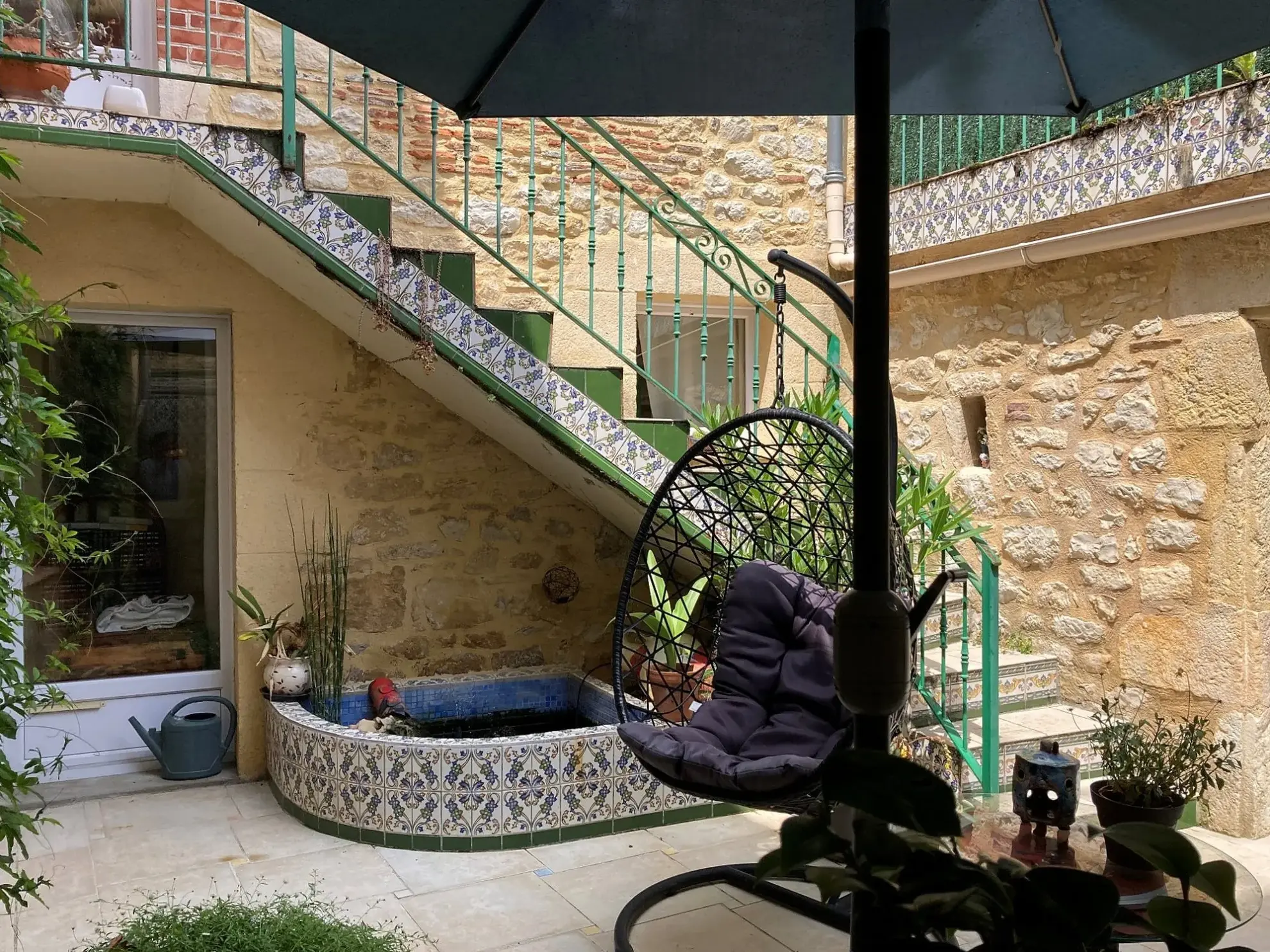 Investissement immobilier à Prayssac : immeuble avec deux appartements loués