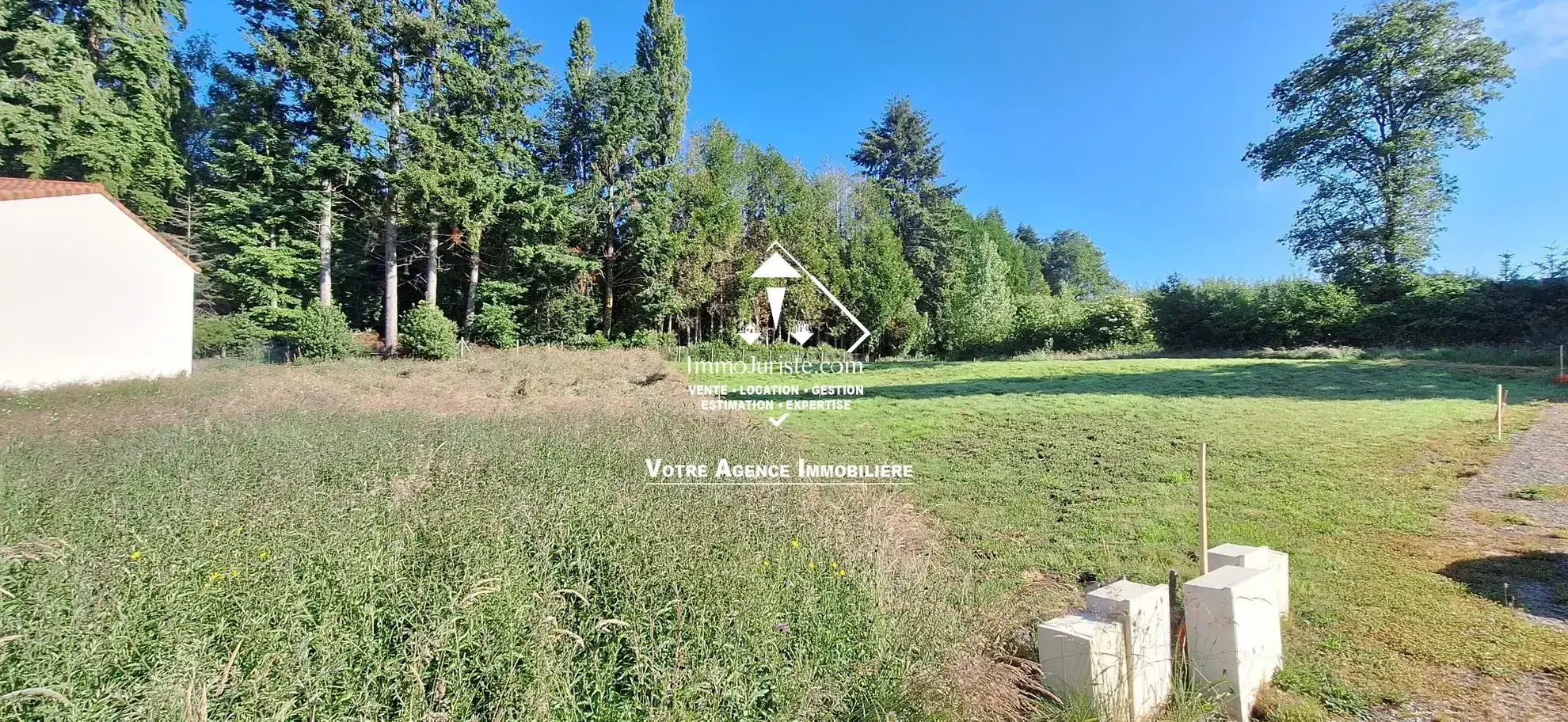 Terrain constructible de 879 m² à Couzeix proche commerces 