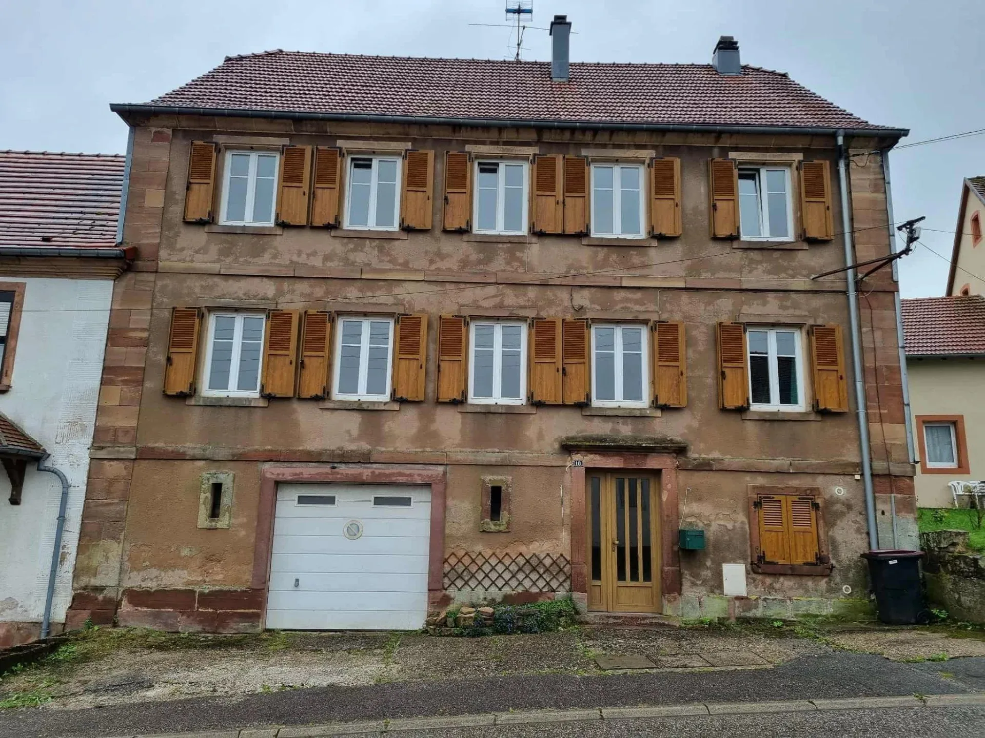 Maison de caractère de 198 m² à vendre à Goetzenbruck, proche de la frontière allemande
