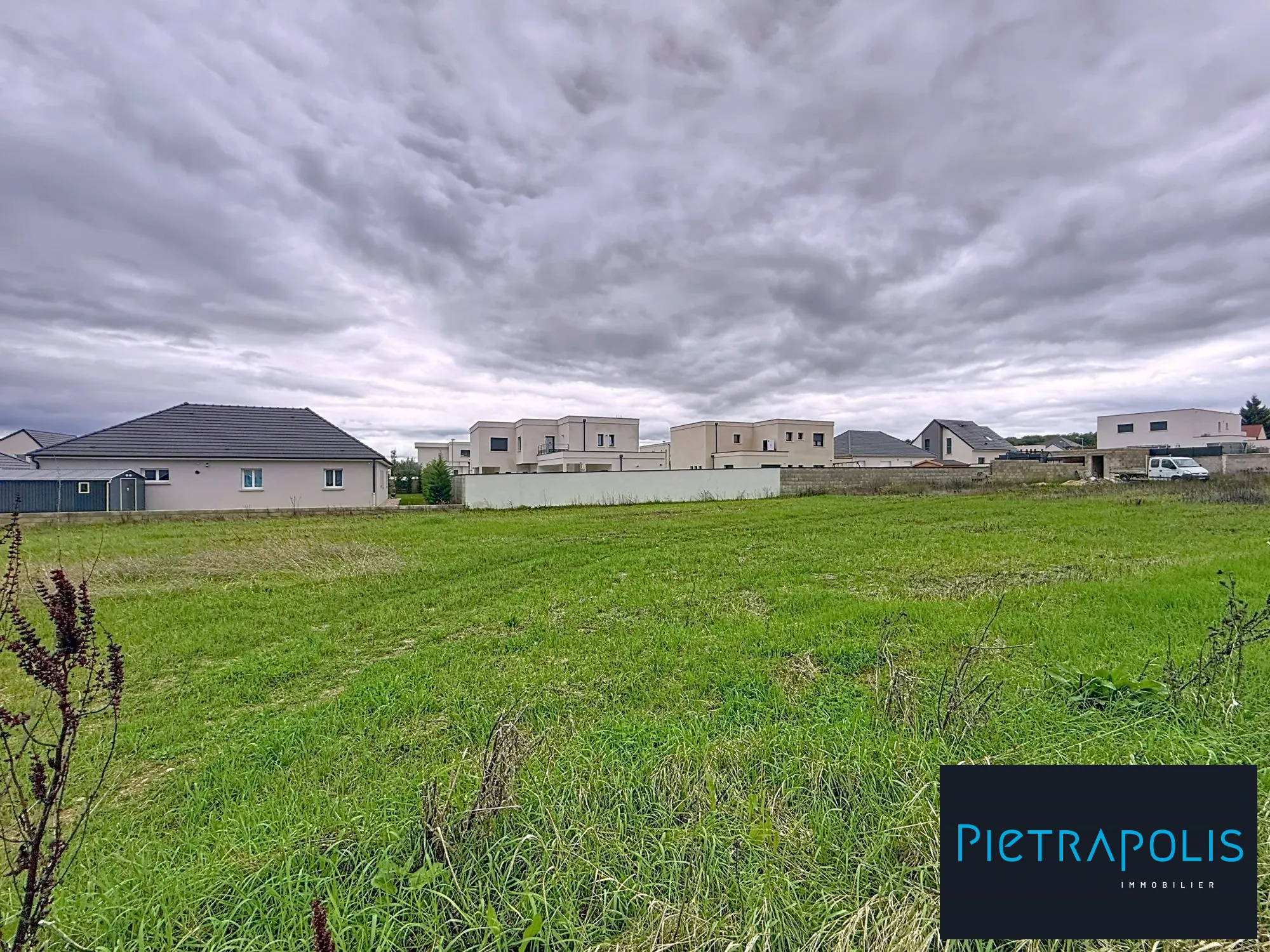 Terrain constructible à vendre à Ahuy de 603 m², emplacement privilégié