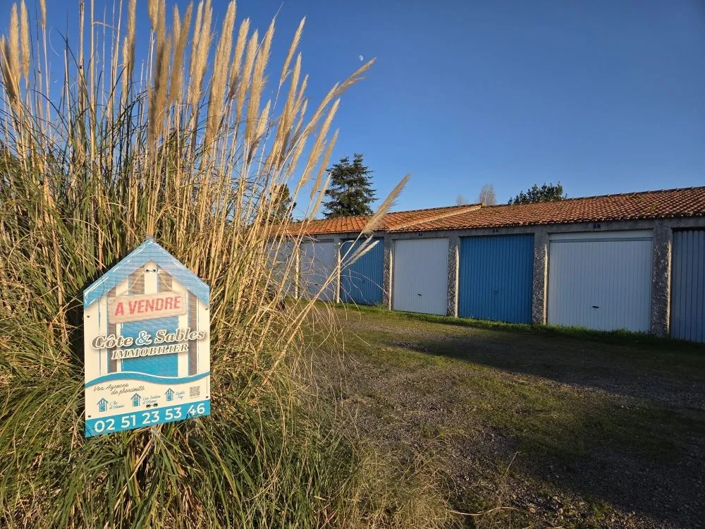 Garage de 15 m² à vendre à Les Sables-d'Olonne - Emplacement stratégique