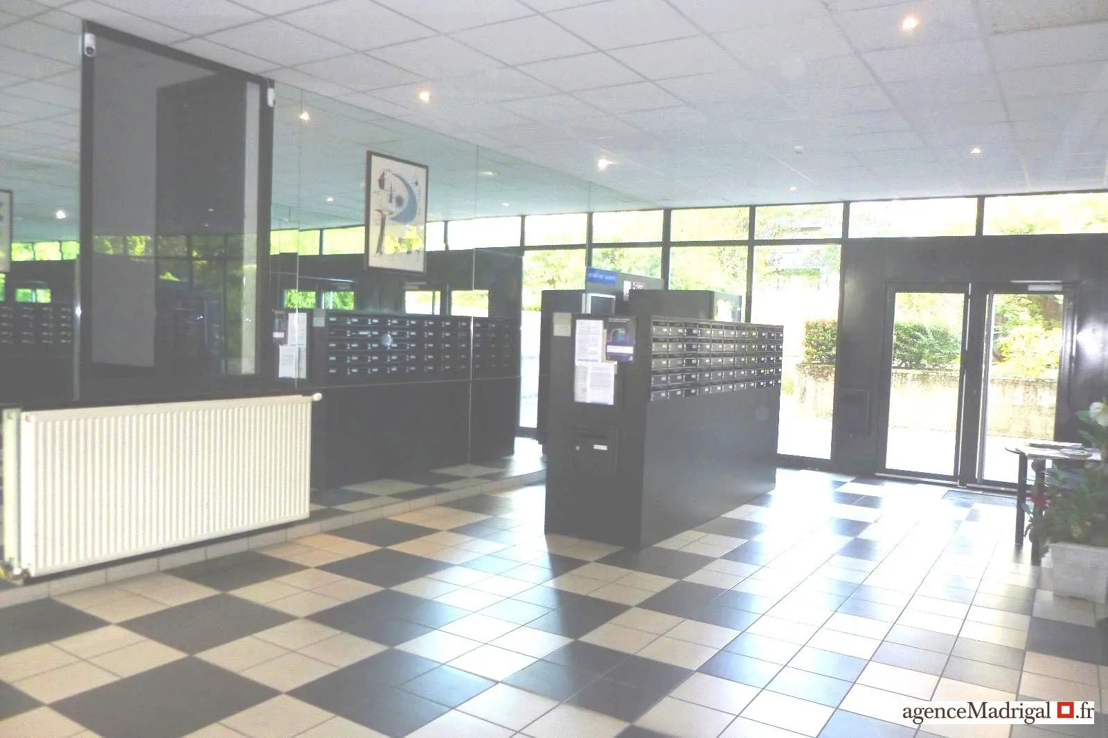 Studio LMNP à Voiron de 19,04 m² avec parking et proximité tramway