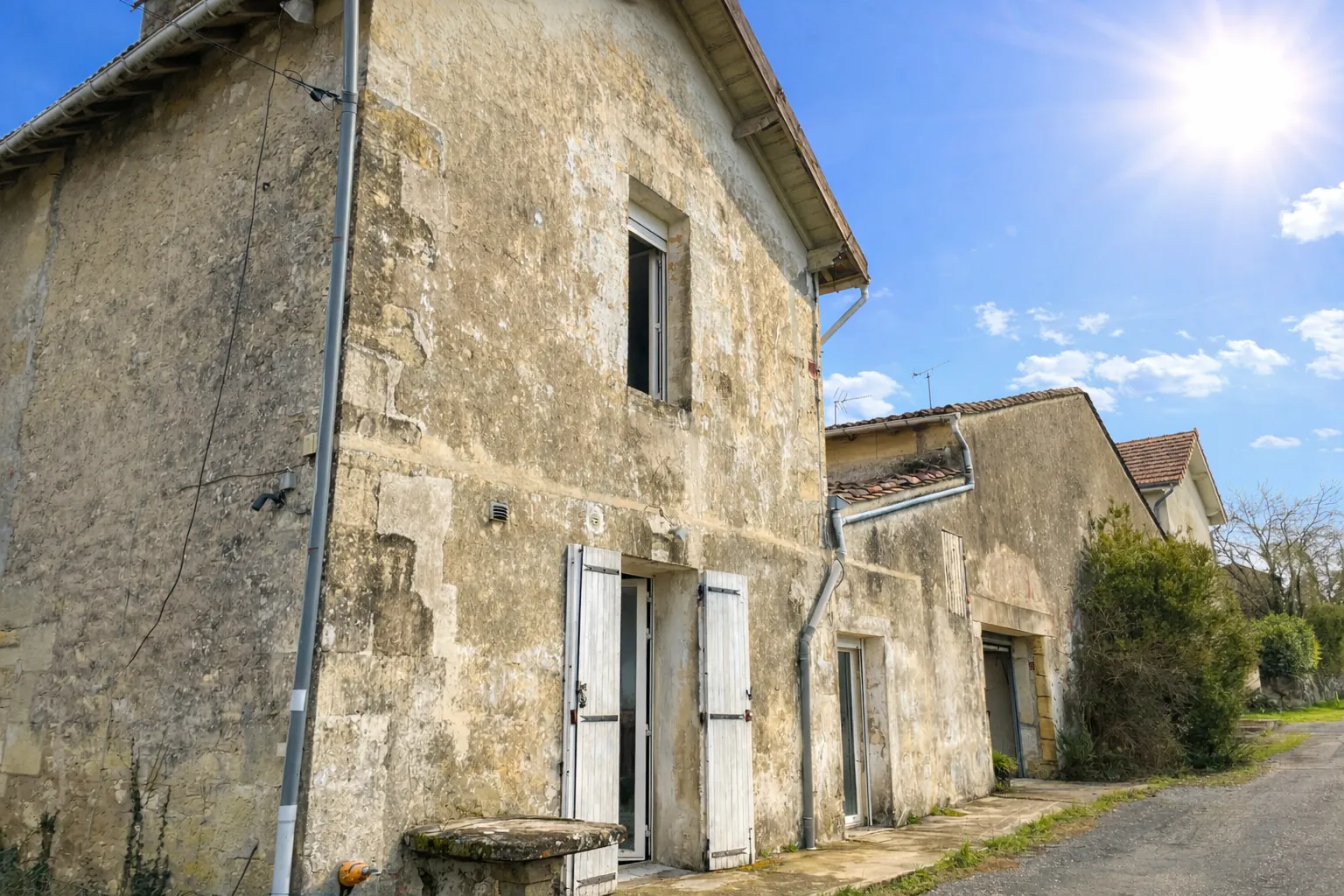 Propriété en pierre à rénover avec potentiel de 410 m² proche Saint-Émilion