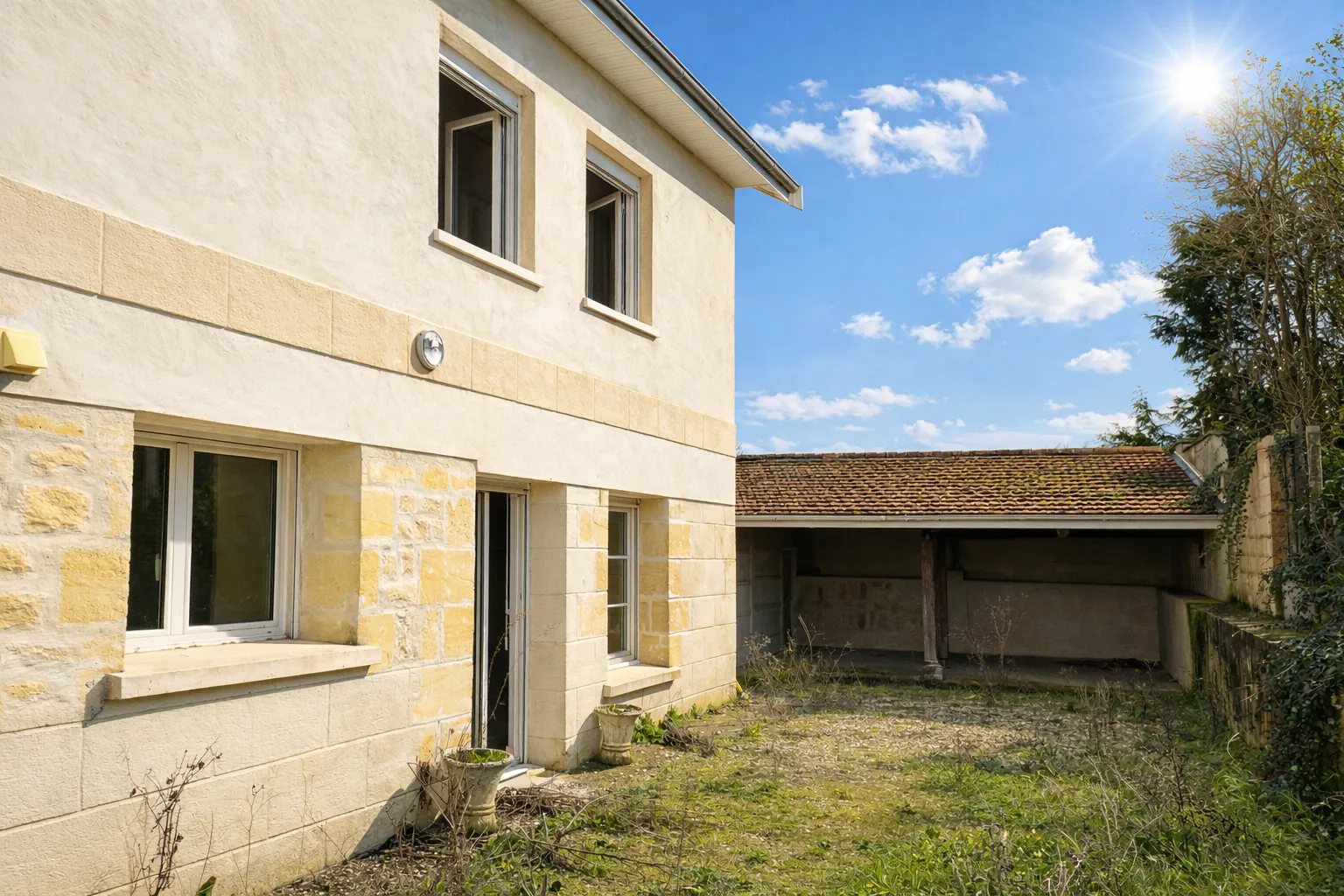 Propriété en pierre à rénover avec potentiel de 410 m² proche Saint-Émilion 