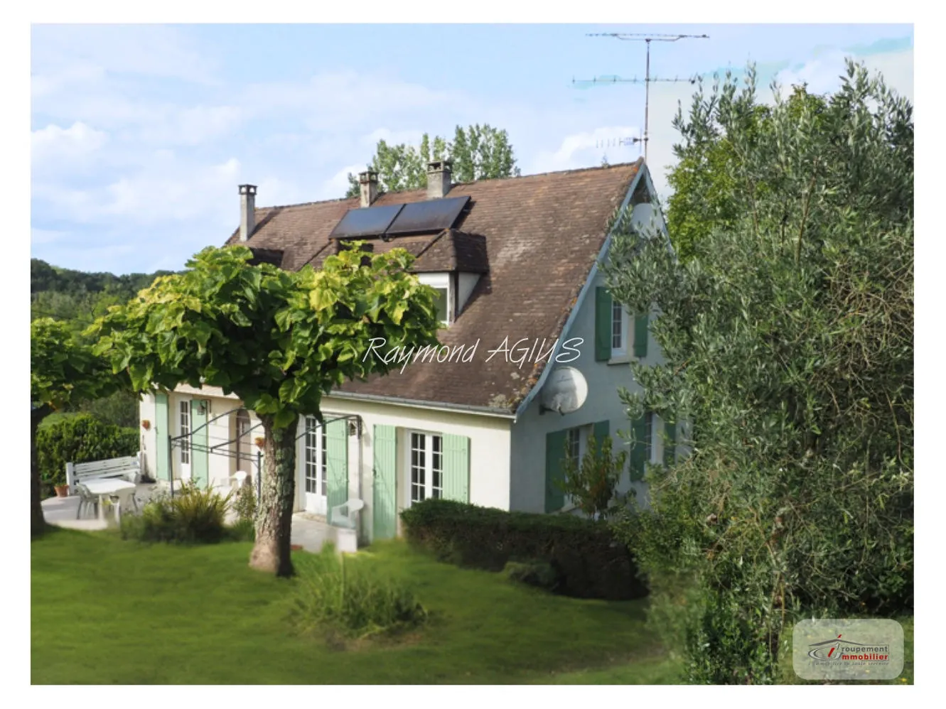 Charmante maison traditionnelle de 4 chambres avec vue dégagée sur la vallée à Gensac