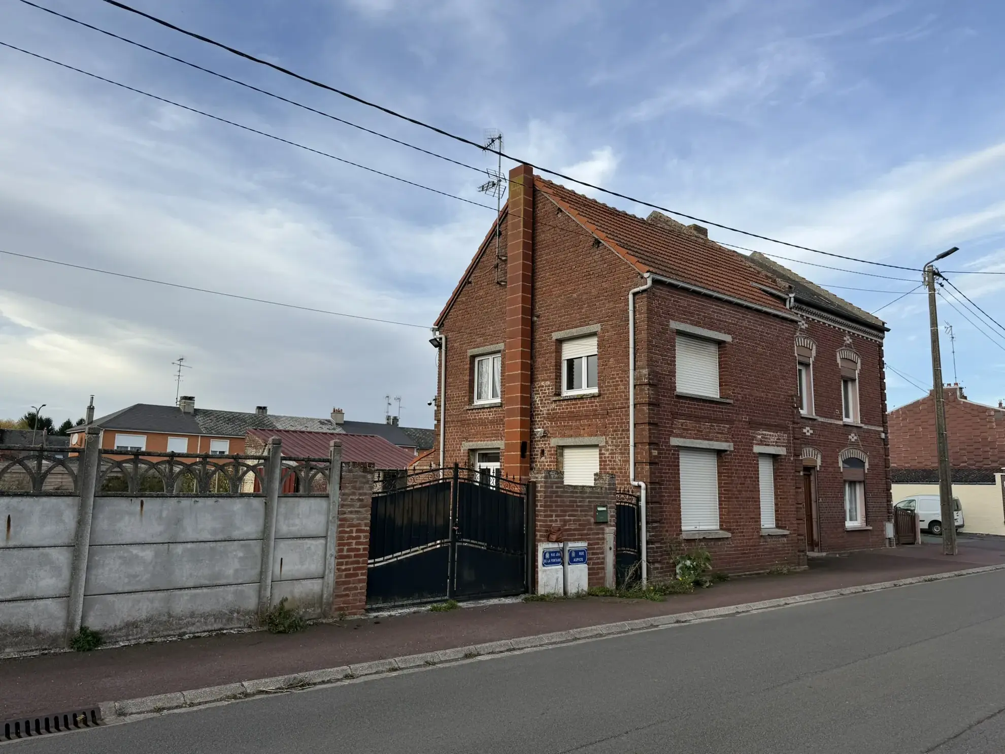 Maison semi-individuelle de 90 m² à Caudry avec jardin et garage