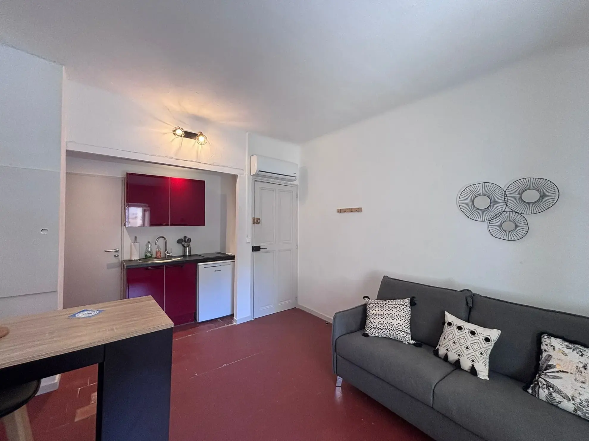 Studio de charme avec vue exceptionnelle sur la Sorgue à Fontaine-de-Vaucluse