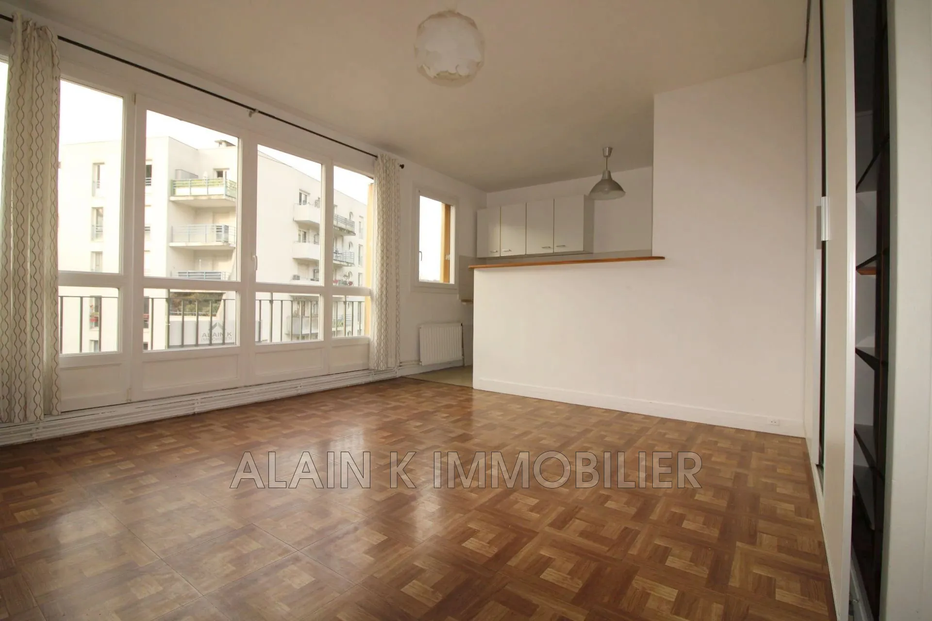 À vendre studio de 28 m² à Chaville Rive Gauche, proche transports et commerces
