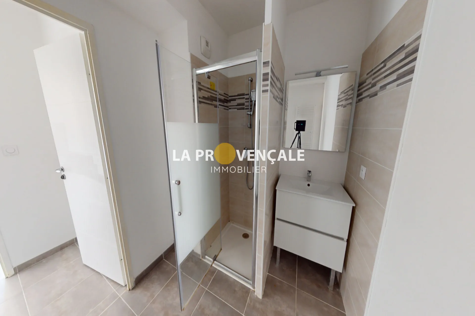 Appartement 3 pièces moderne à vendre à Gréasque avec parking et sécurité 
