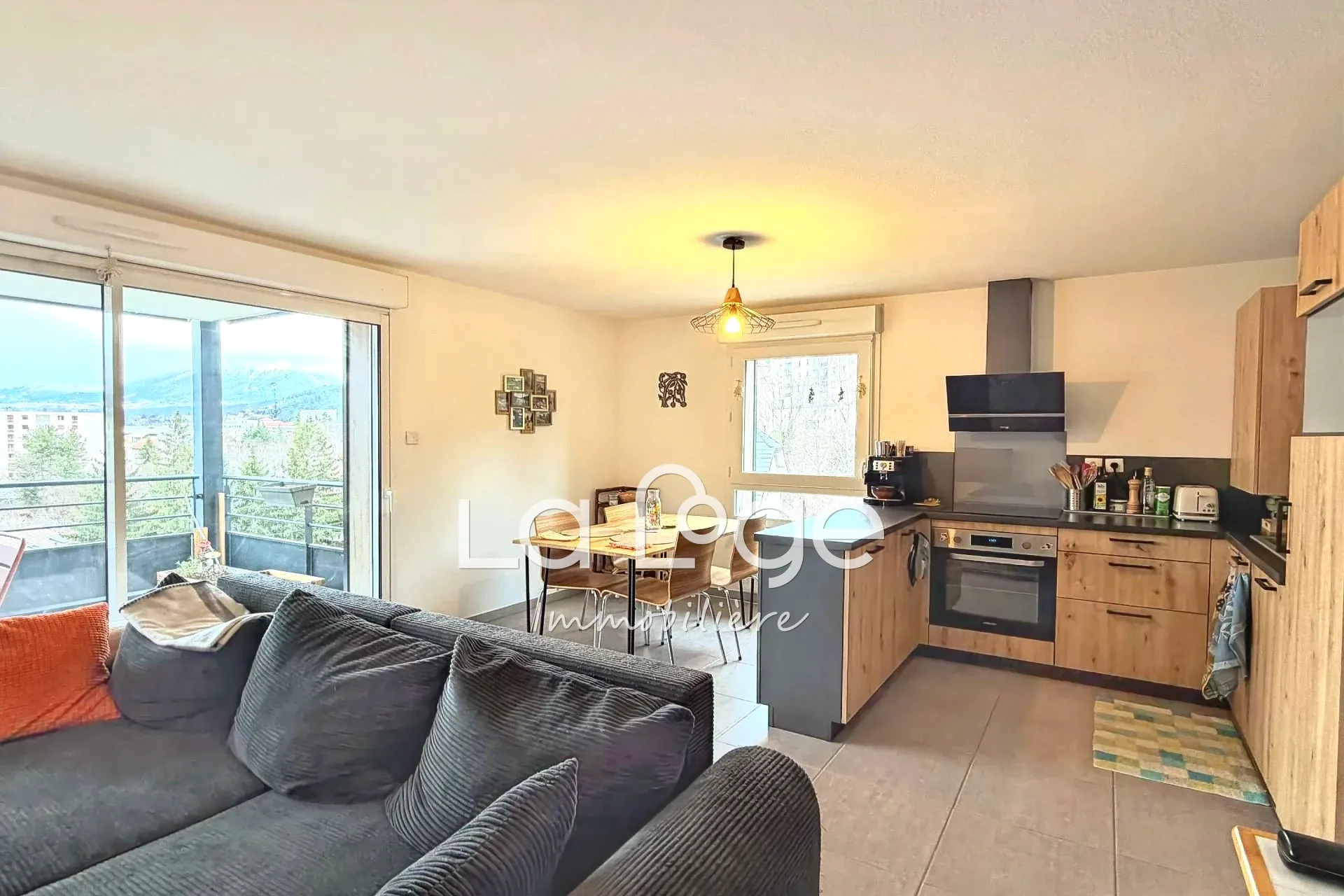 Appartement 3 pièces avec terrasse à Gap, quartier Silos - Modernité et vue dégagée 